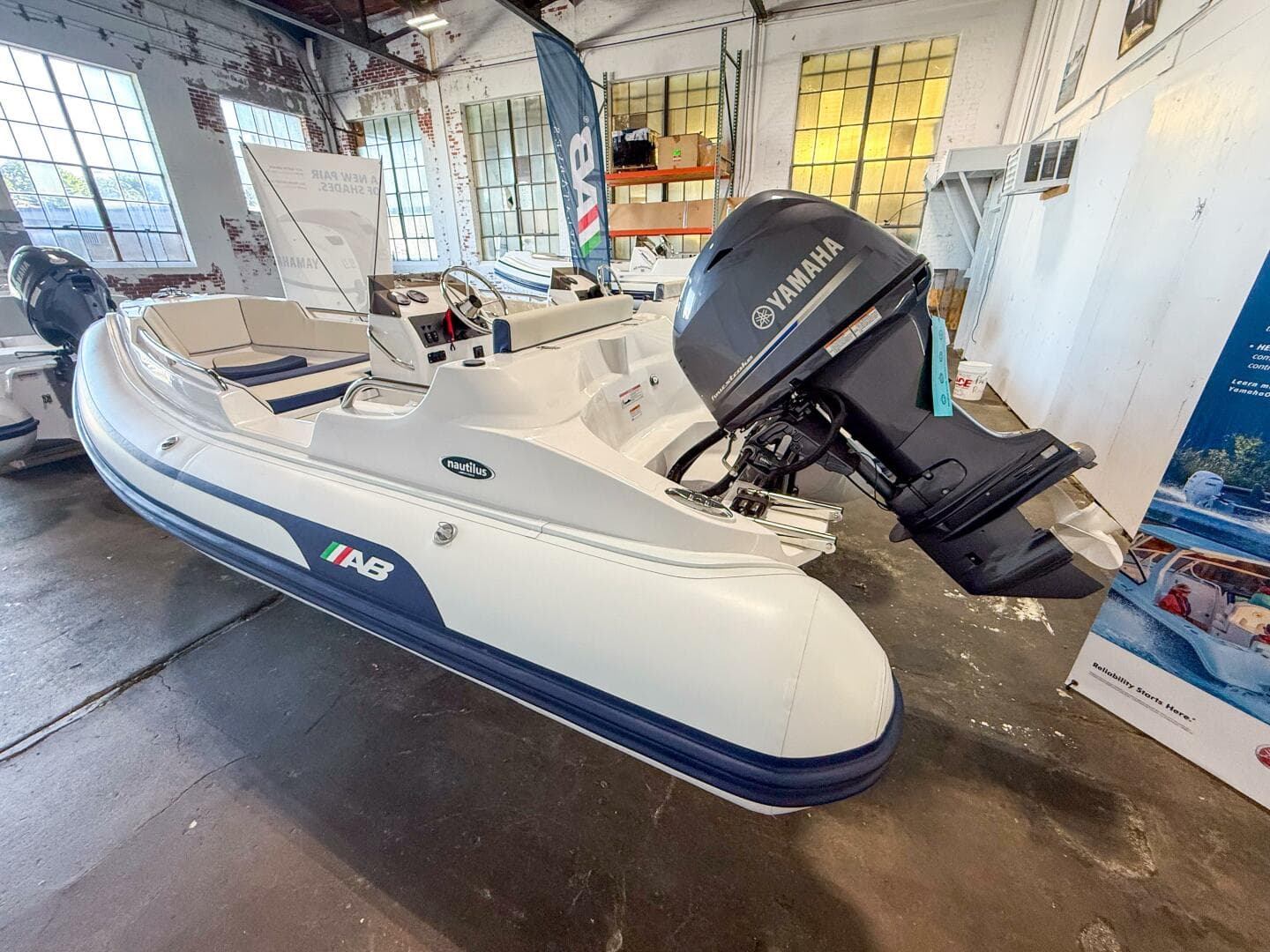 2024 AB Inflatables Nautilus 13 DLX zum Verkauf in South Dartmouth, Massachusetts Tender 2