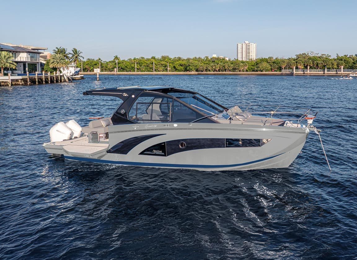 2027 Hanover Yachts 347 zum Verkauf in Fort Lauderdale, Florida Express Cruiser