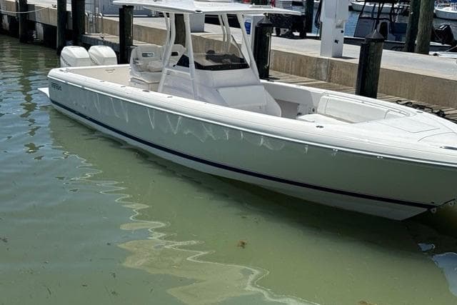 2015 Intrepid Powerboats 327 CC zum Verkauf in Miami, Florida Center Console 2