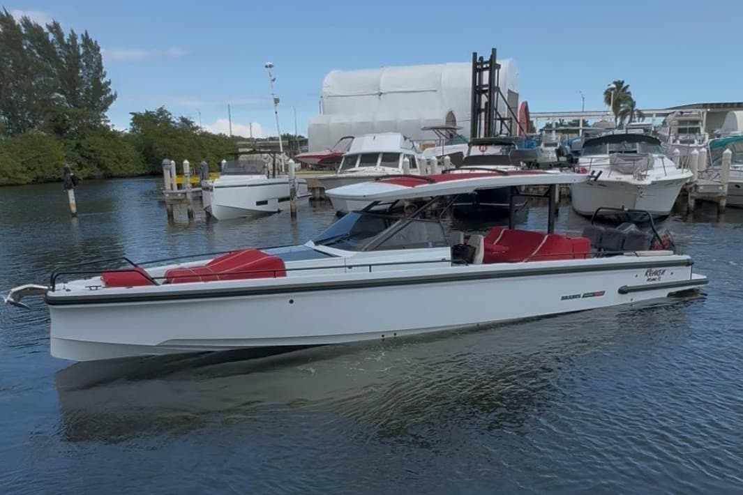 2023 Brabus Marine Shadow 900 ST for Sale in Miami, Florida Center Console