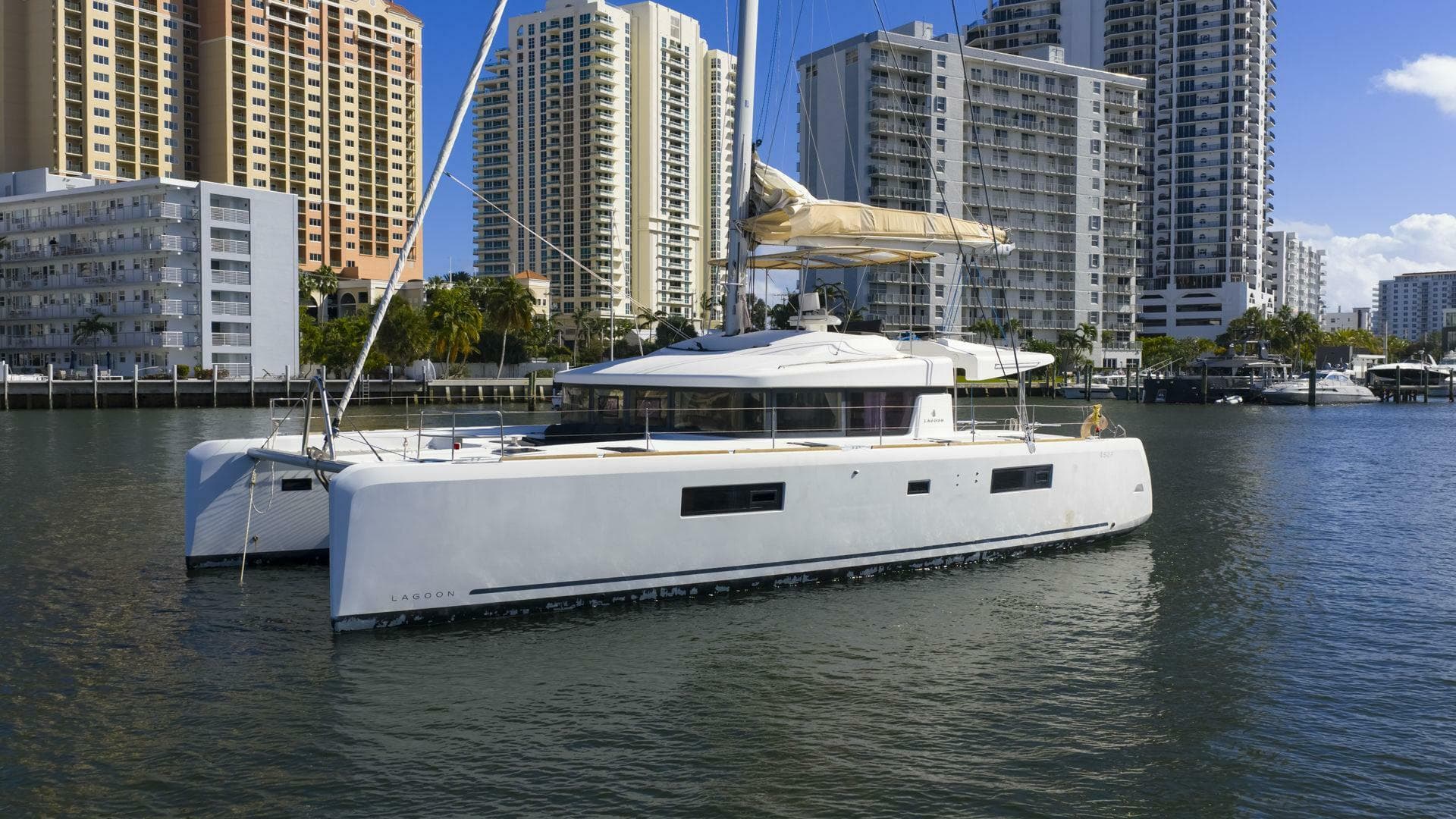 2021 Lagoon 52F for Sale in Freeport, BS Multi-Hull