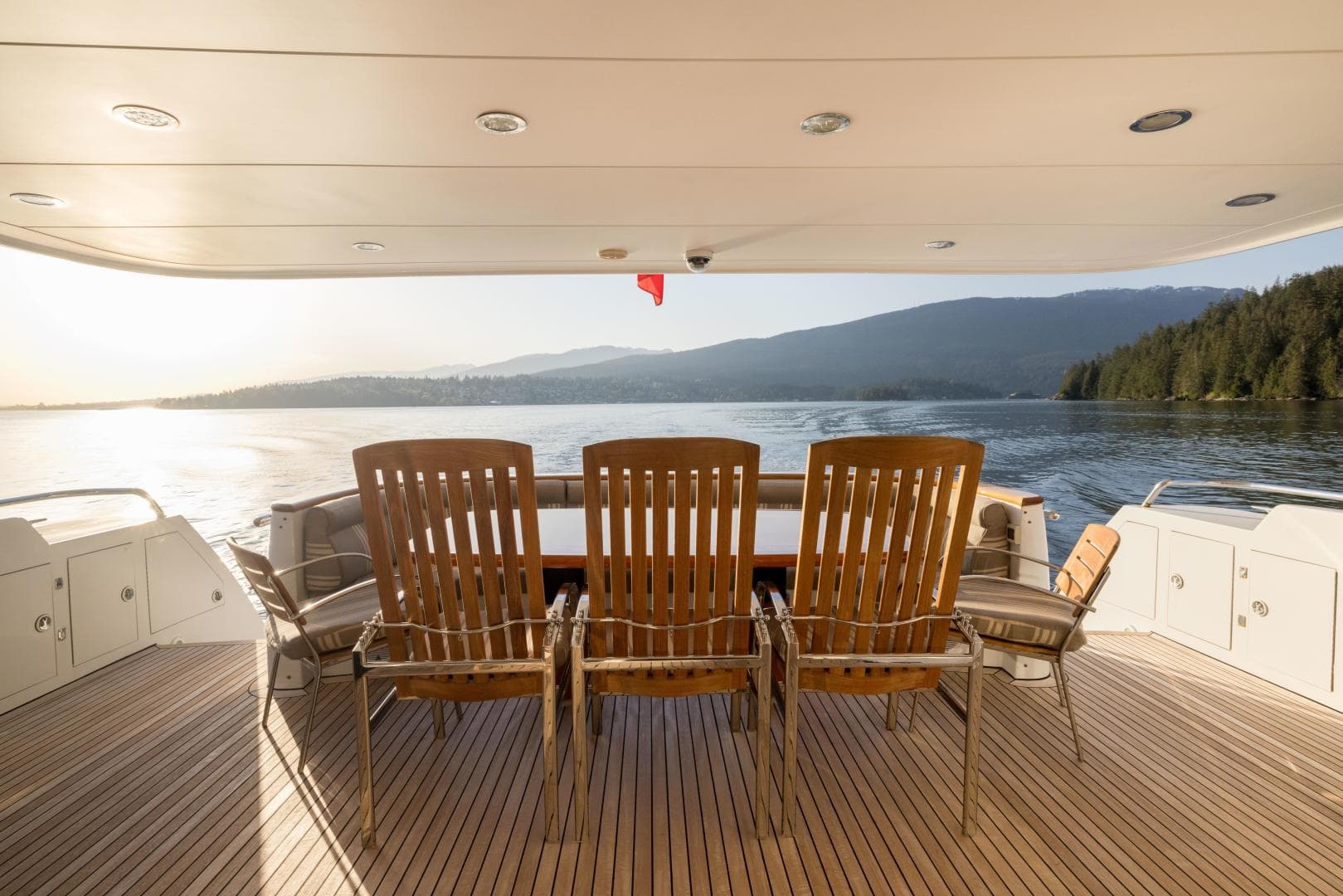 2000 Crescent Custom Yachts 104' for Sale in Vancouver, British Columbia Motor Yacht 2
