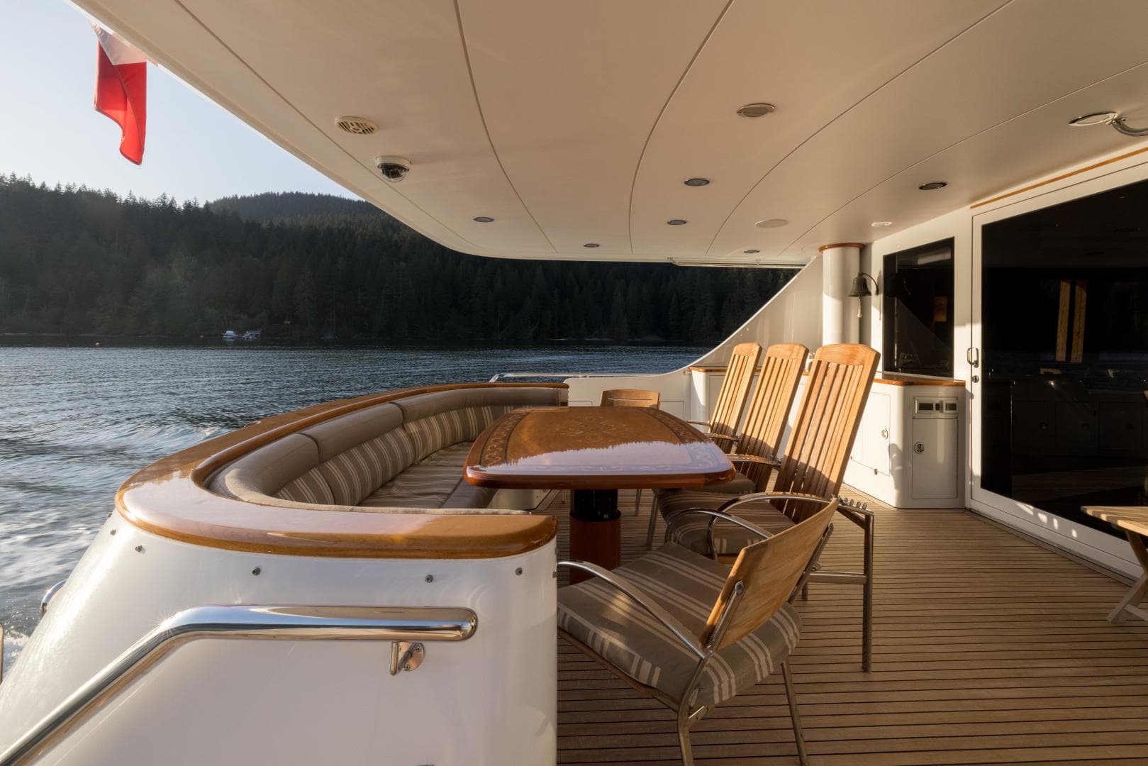 2000 Crescent Custom Yachts 104' for Sale in Vancouver, British Columbia Motor Yacht 3