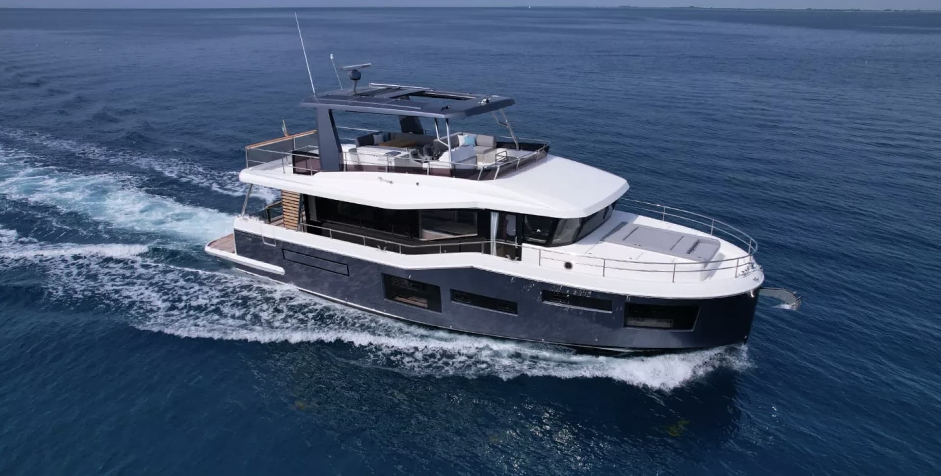 2026 Beneteau Grand Trawler 63 for Sale in Baltimore, Maryland Flybridge 3