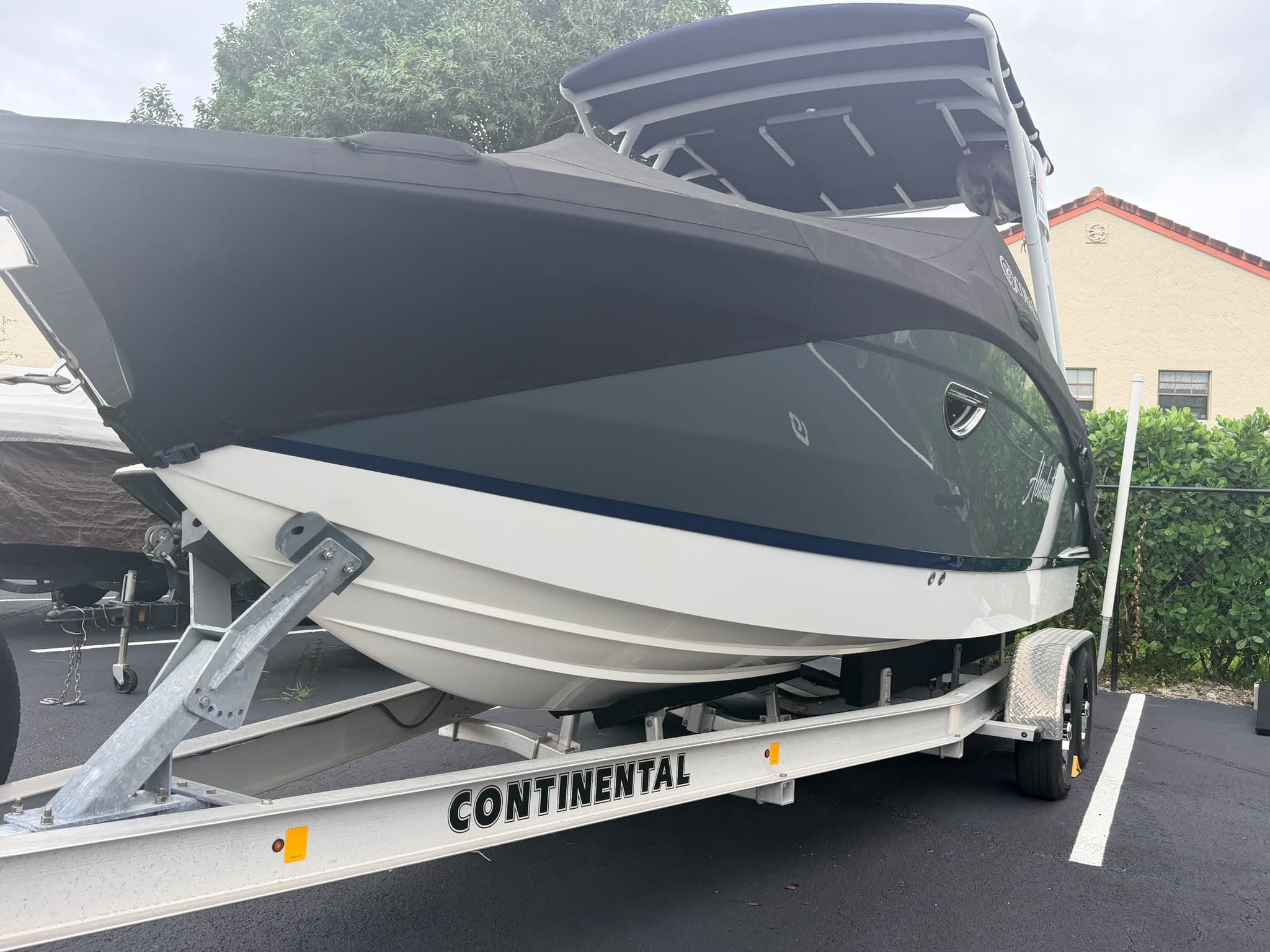 2022 Cobalt Boats R6 Outboard for Sale in Deerfield Beach, Florida Bowrider 3