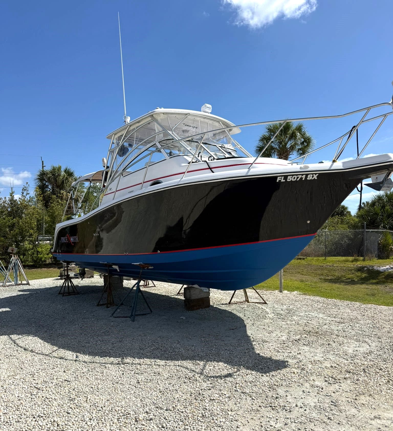 2006 Pro-Line 32 Express a la venta en Punta Gorda, Florida Cuddy Cabin 3