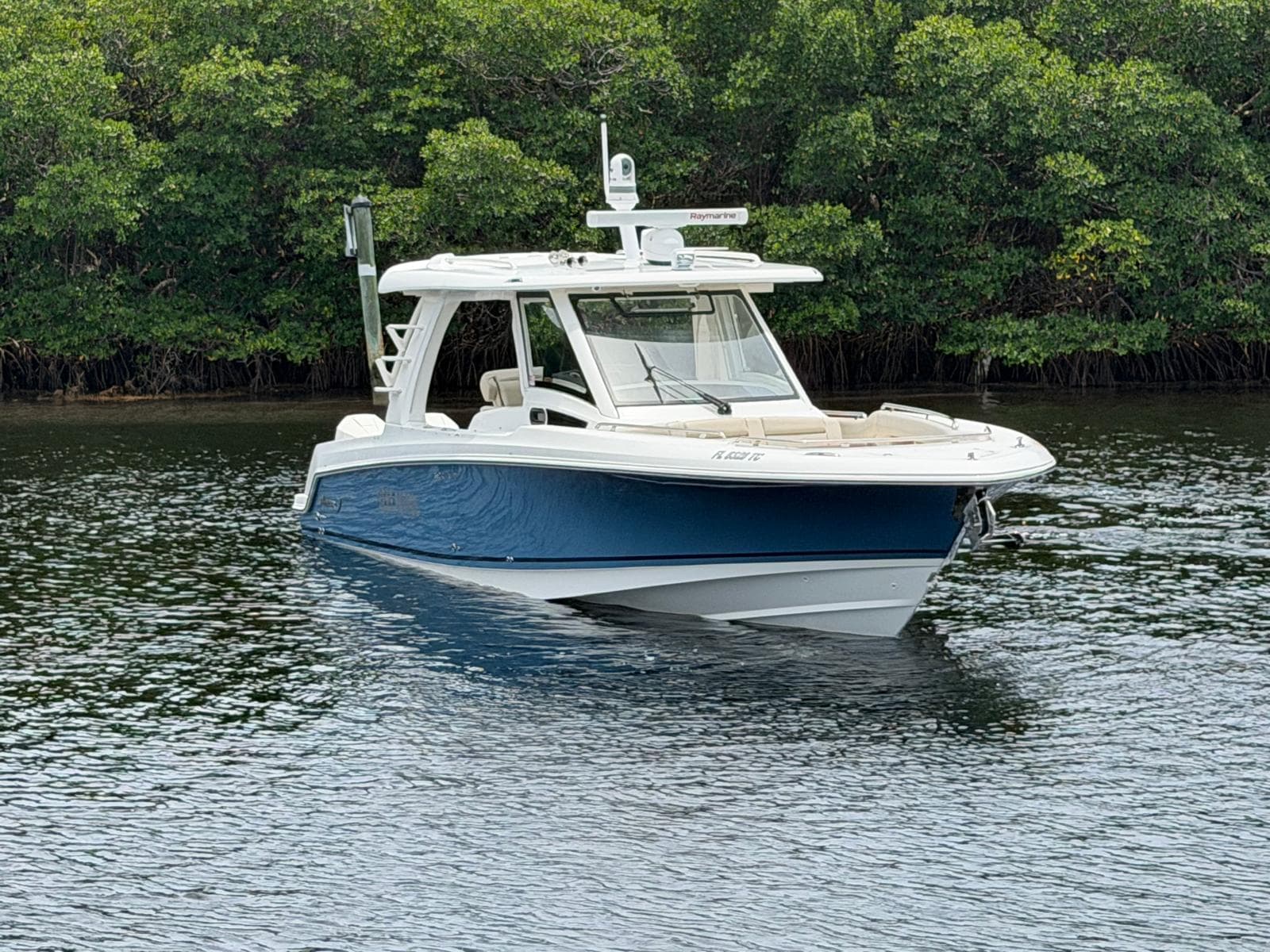 2022 Boston Whaler 350 Realm for Sale in Key Largo, FL Bowrider 4