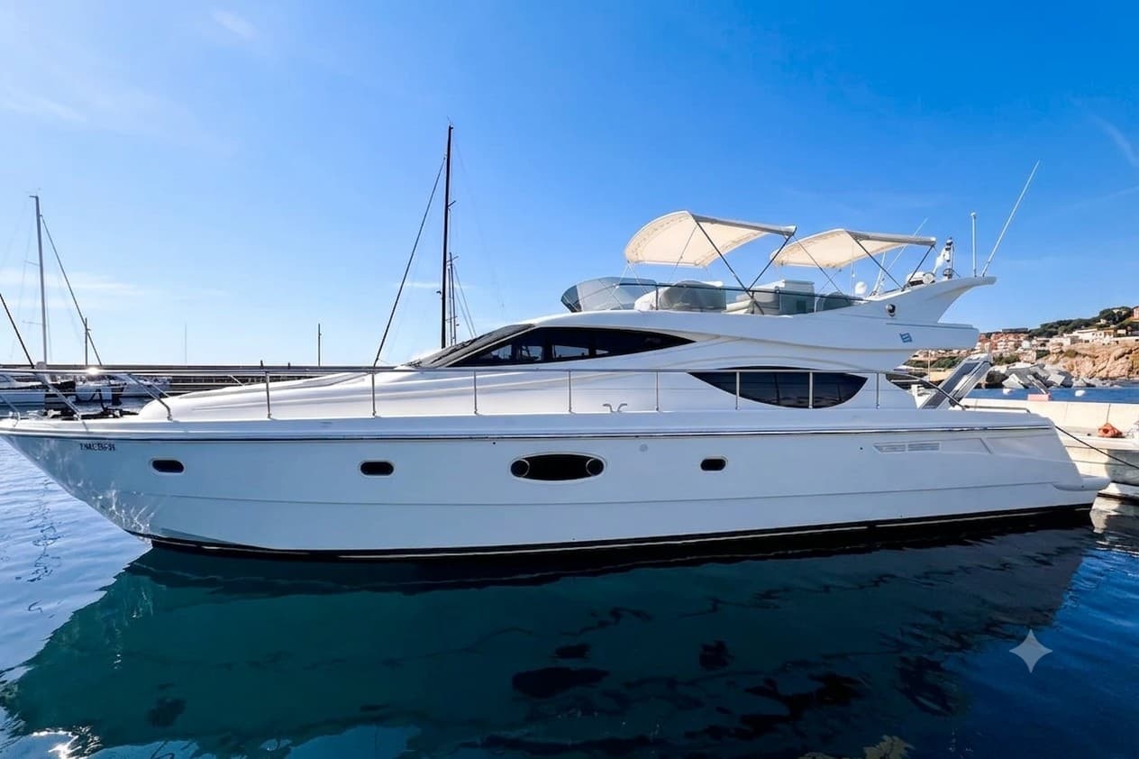 2005 Ferretti Yachts 550 for Sale in Girona, ES Flybridge