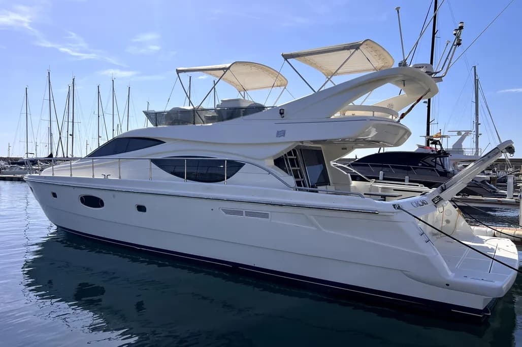 2005 Ferretti Yachts 550 for Sale in Girona, ES Flybridge 2