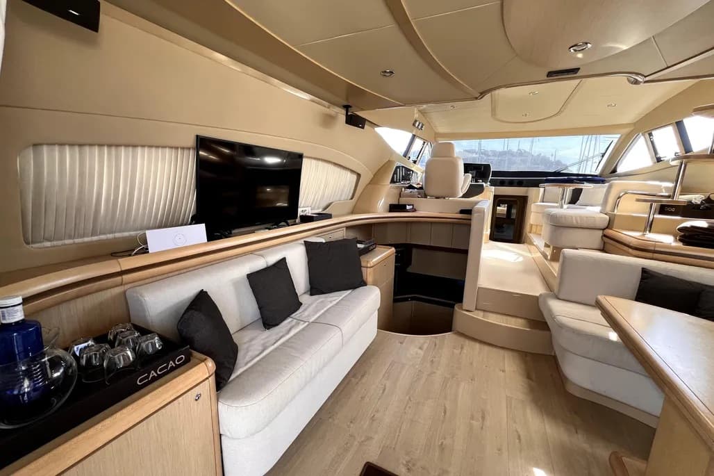 2005 Ferretti Yachts 550 for Sale in Girona, ES Flybridge 4