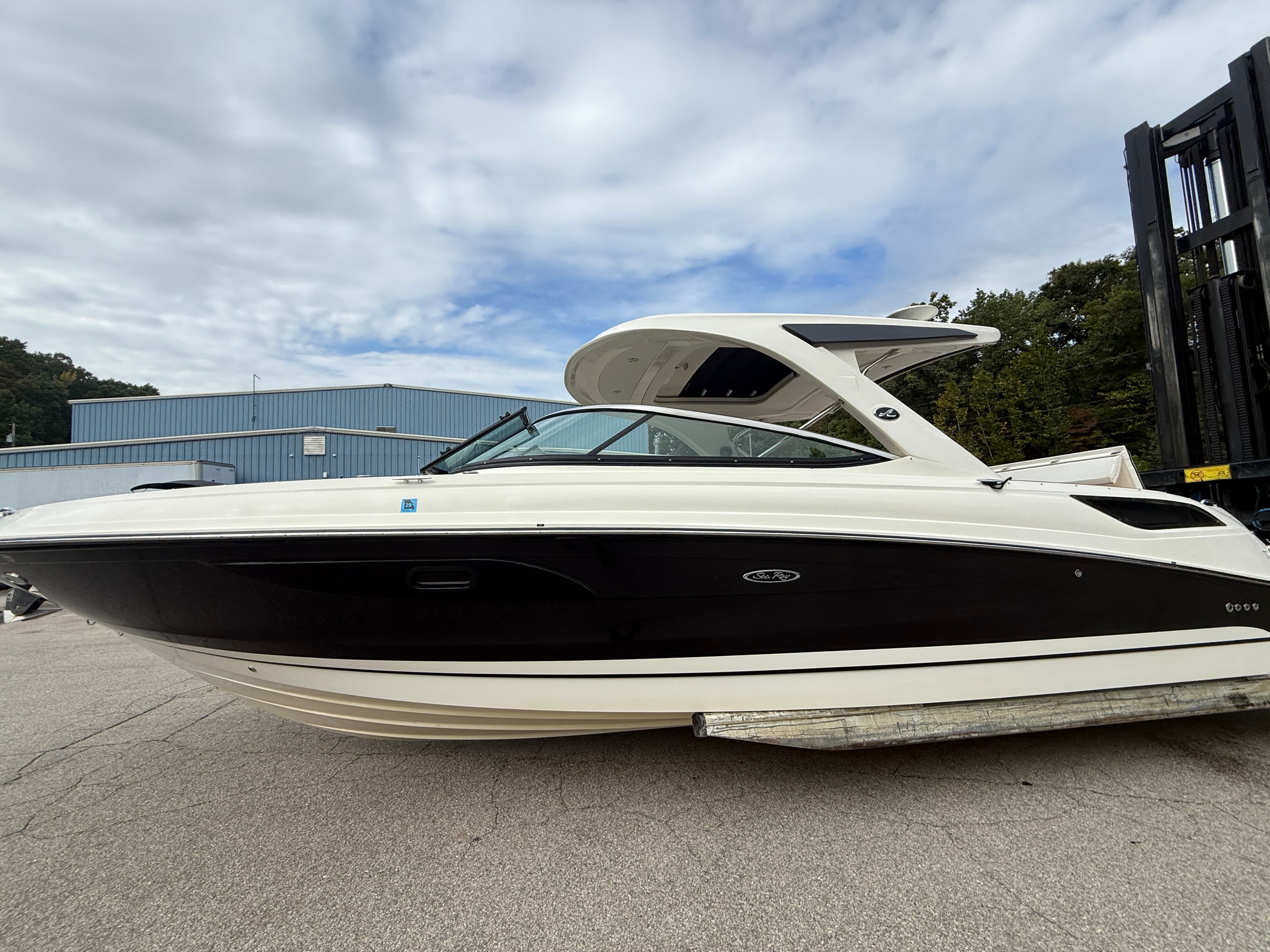 2017 Sea Ray SLX 350 zum Verkauf in Lake Ozark, MO Bowrider 3