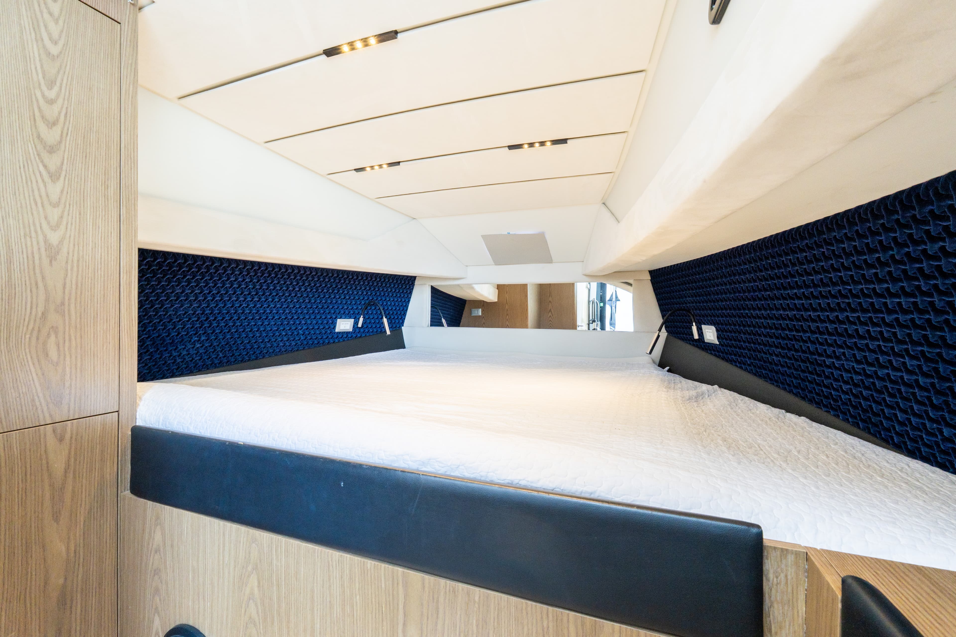 2021 Anvera 42 for Sale in Villeneuve-Loubet, FR Day Boats 5