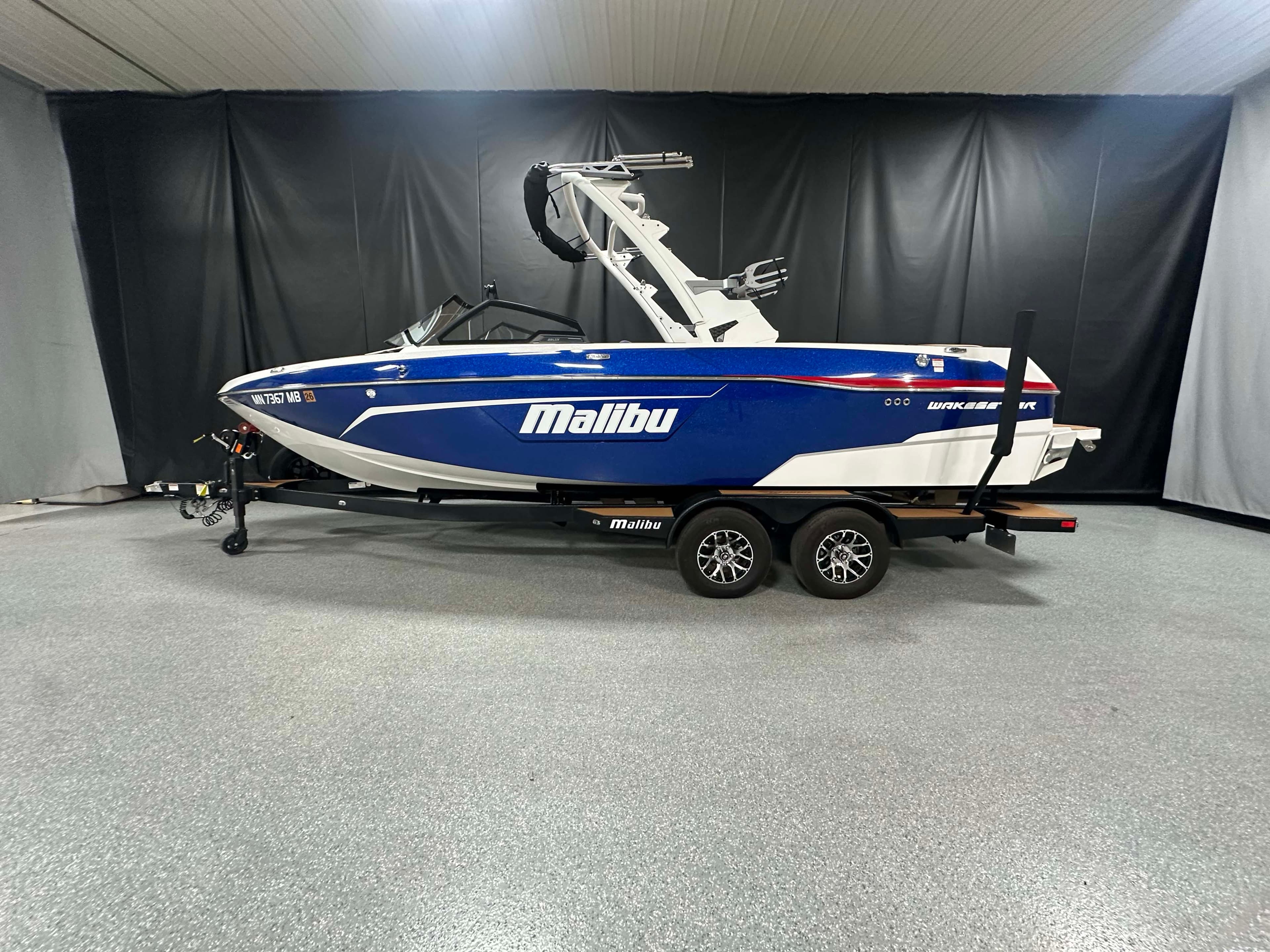 2021 Malibu Boats 23 LSV in vendita a Rogers, MN Ski Boat
