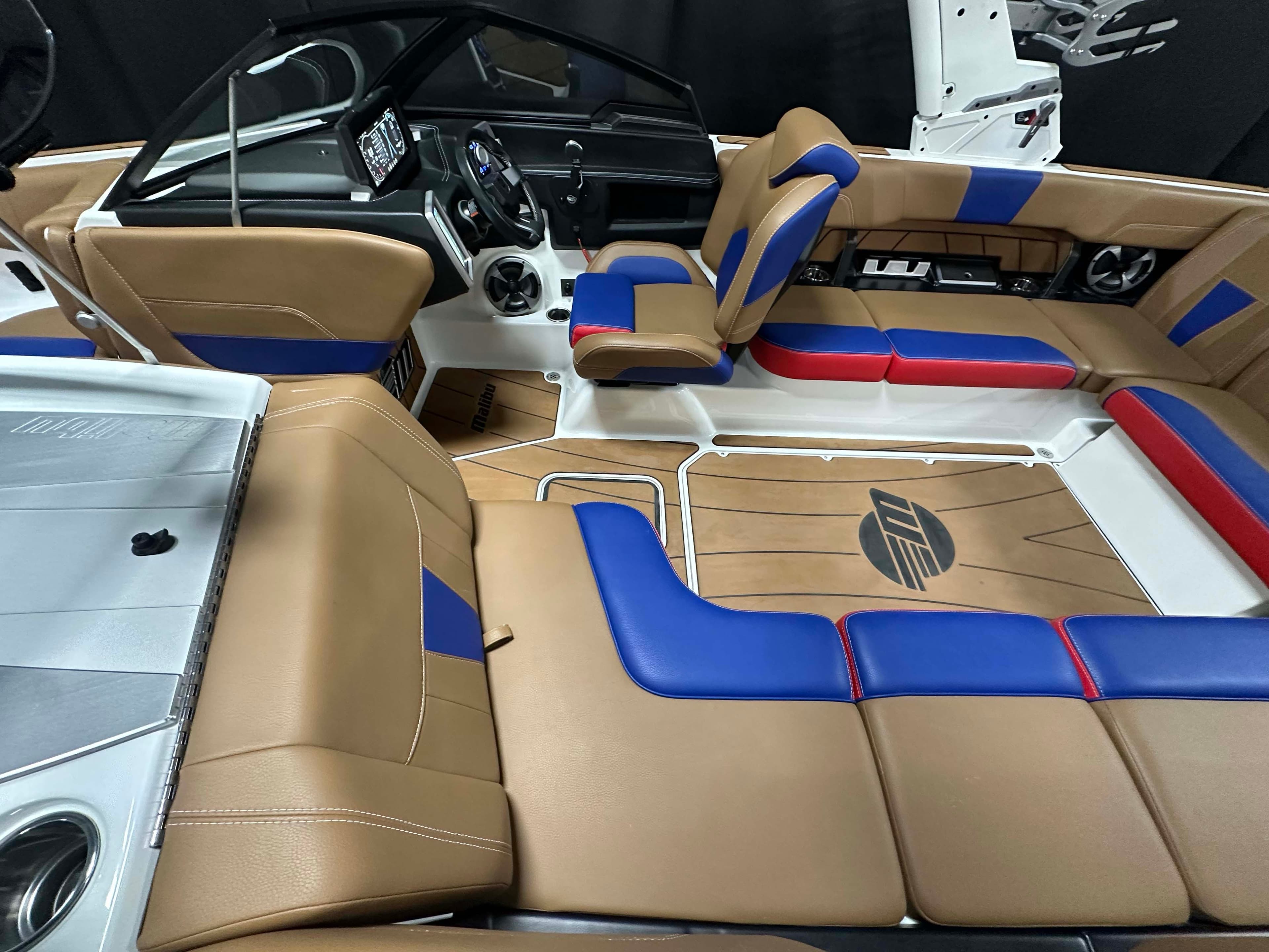 2021 Malibu Boats 23 LSV in vendita a Rogers, MN Ski Boat 3