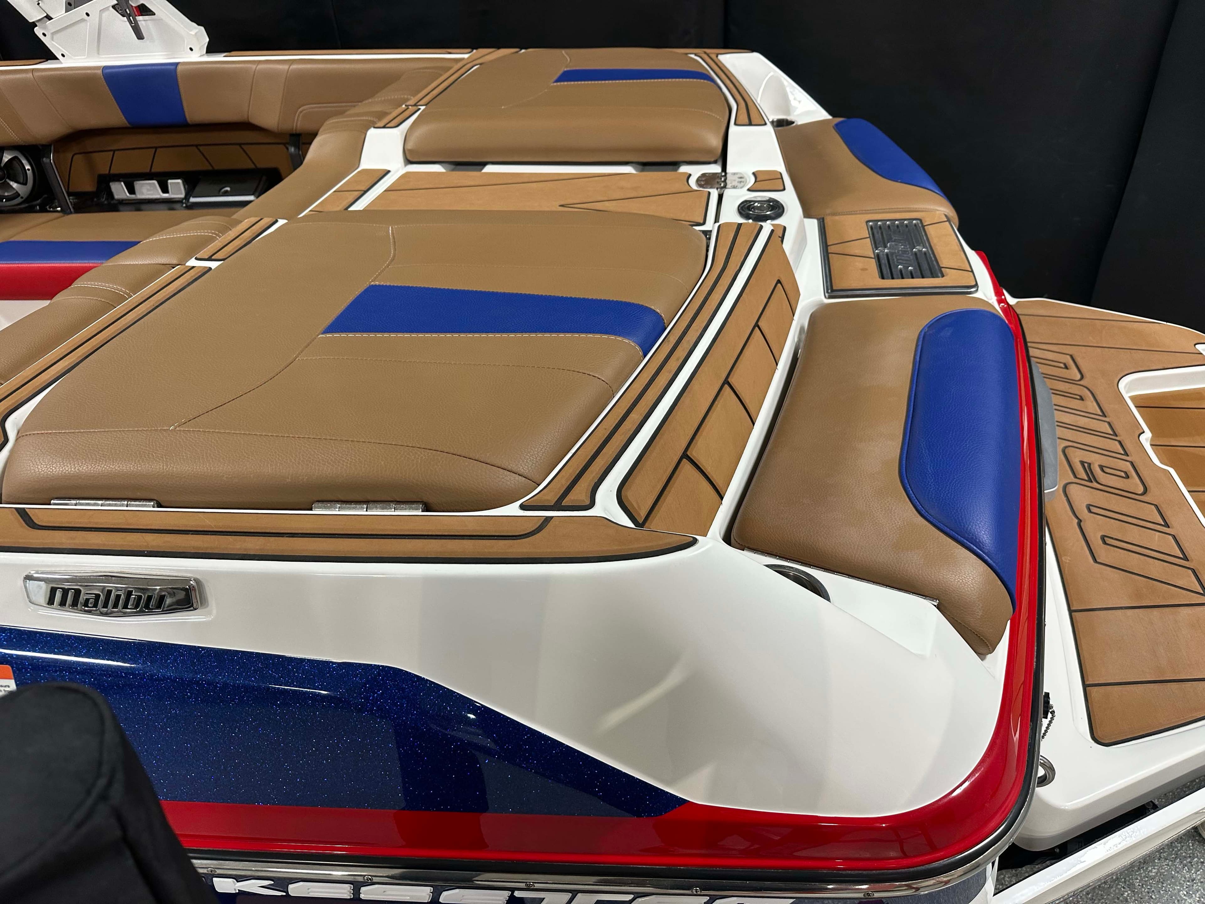 2021 Malibu Boats 23 LSV in vendita a Rogers, MN Ski Boat 5