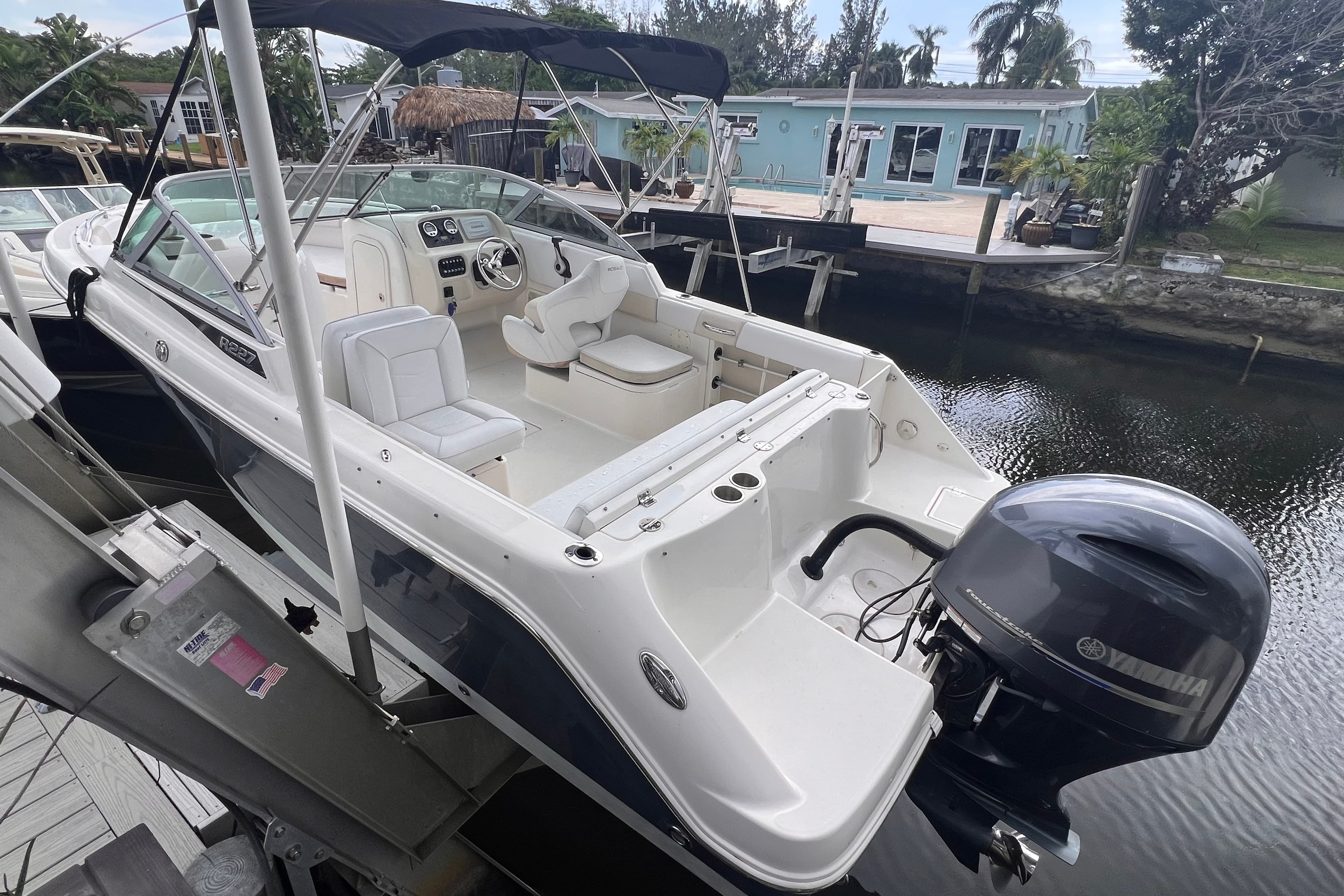 2016 Robalo R227 a la venta en Dania Beach, FL Dual Console 5