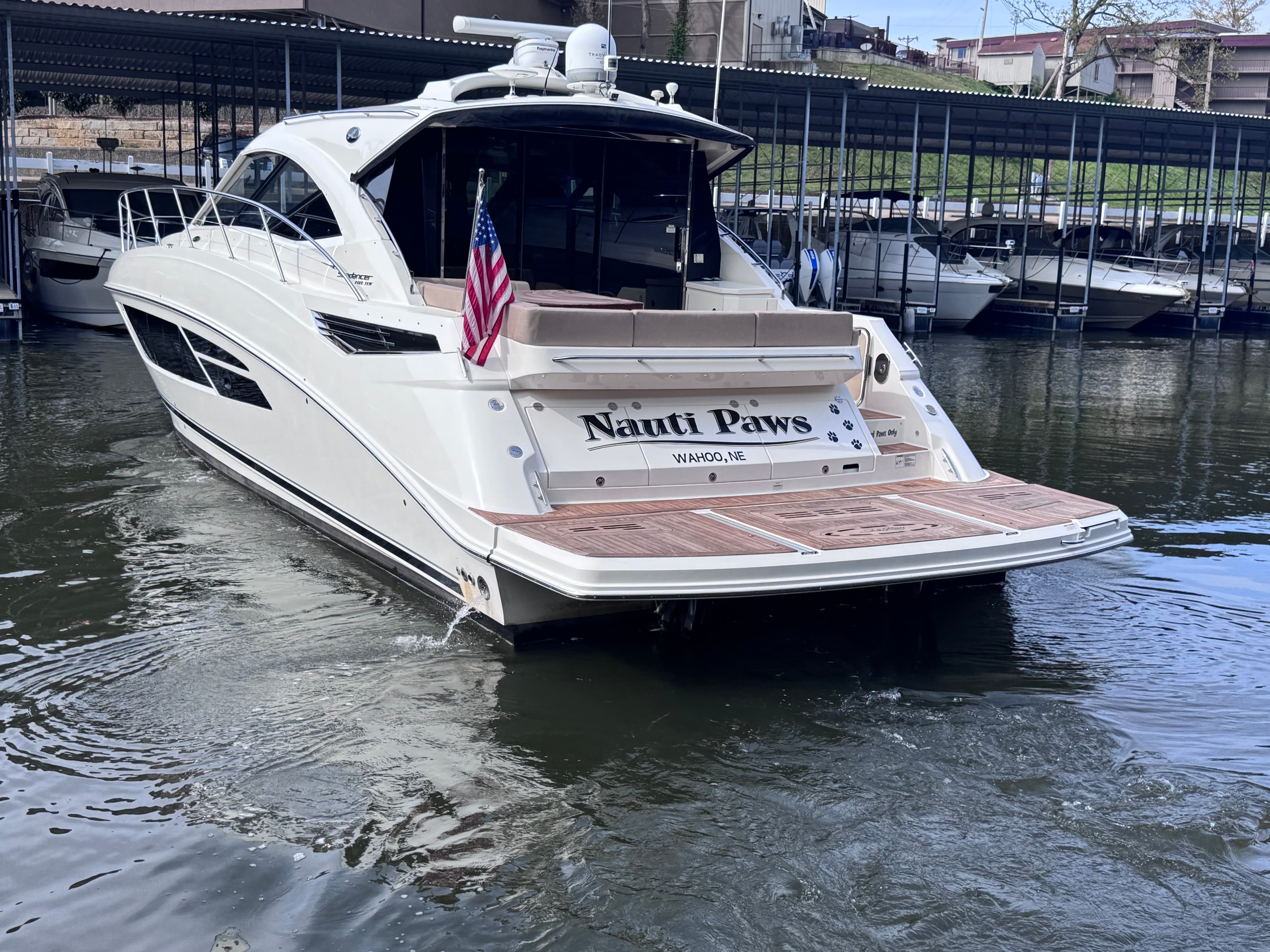 2015 Sea Ray 510 Sundancer in vendita a Lake Ozark, MO Sport Cruiser 3