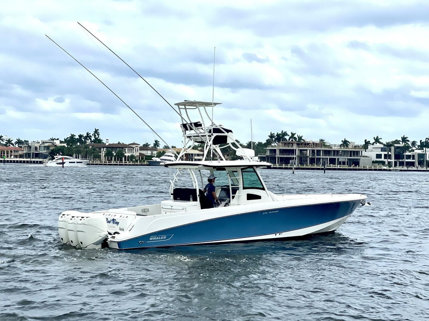 2013 Boston Whaler 370 Outrage zum Verkauf in Fort Lauderdale, Florida Center Console 2