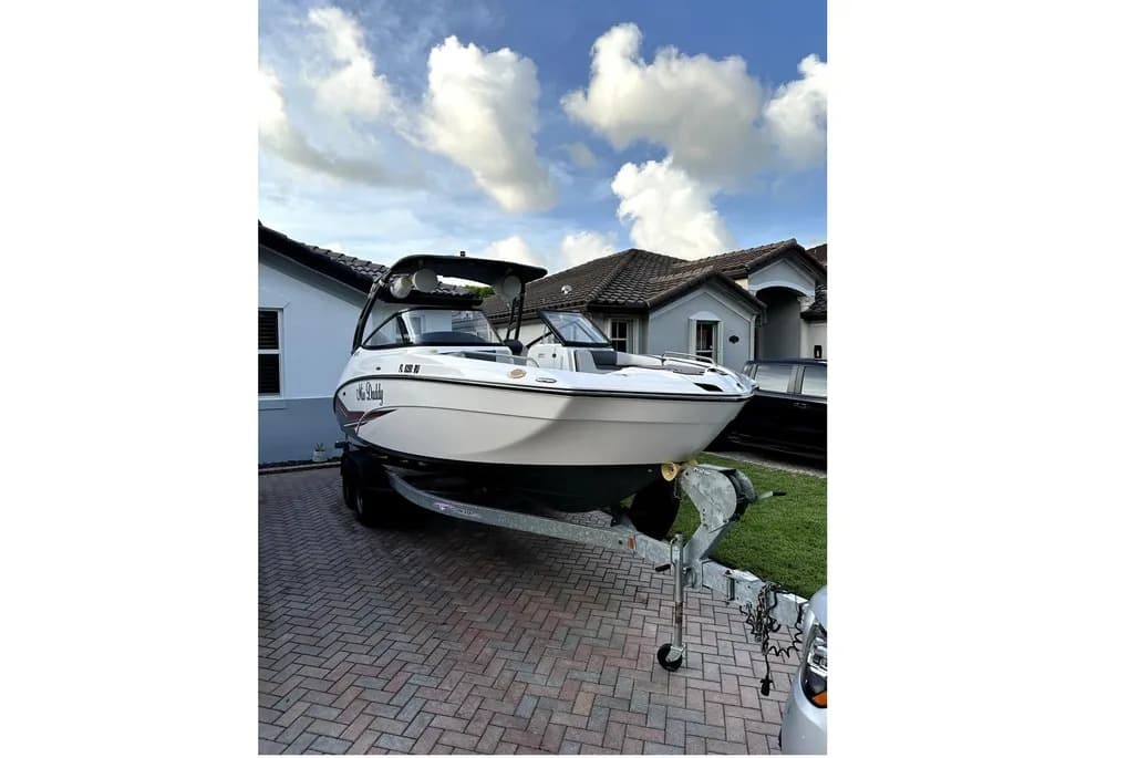 2019 Yamaha Boats AR240 in vendita a Miami, Florida Aft Cabin