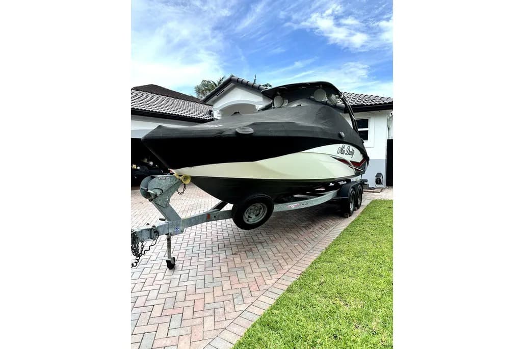 2019 Yamaha Boats AR240 in vendita a Miami, Florida Aft Cabin 2