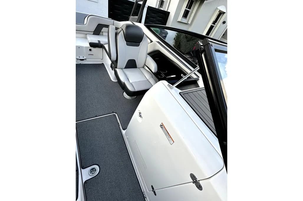 2019 Yamaha Boats AR240 in vendita a Miami, Florida Aft Cabin 4