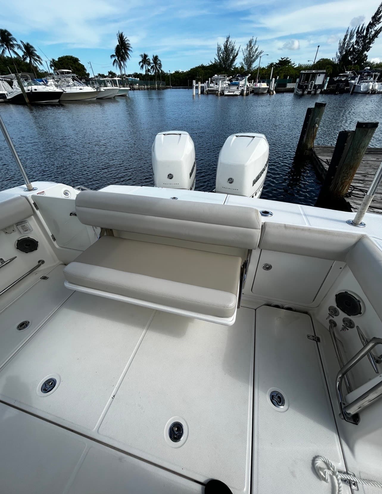 2018 Boston Whaler 330 Outrage zum Verkauf in Ft. Lauderdale, FL Center Console 5