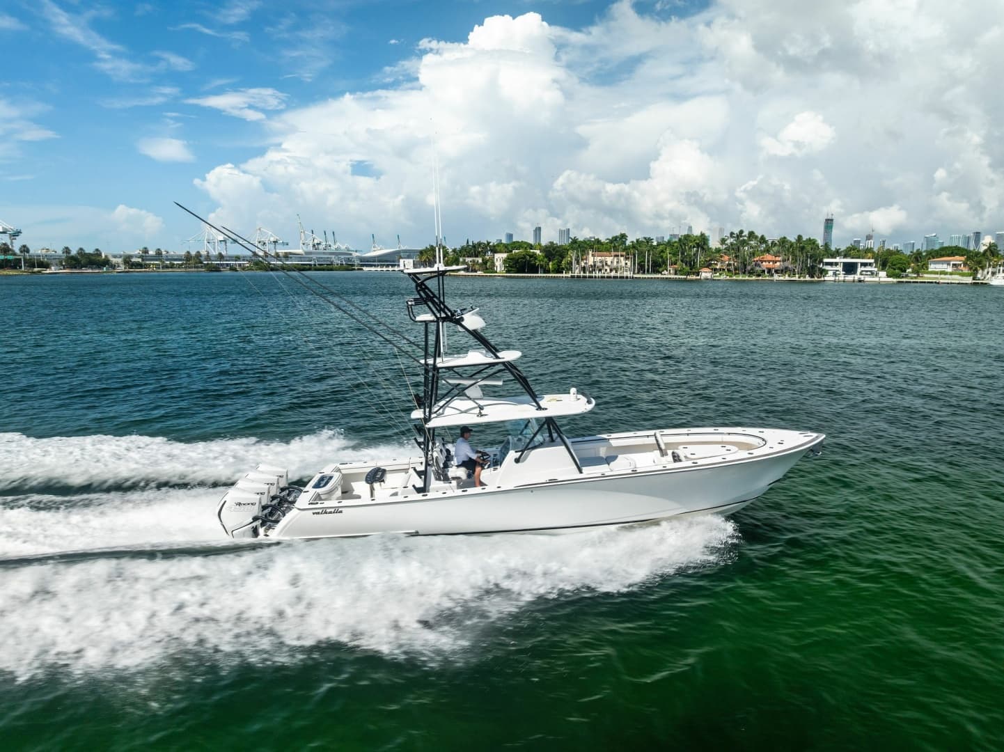2022 Valhalla Boatworks V-41 a la venta en Miami Beach, Florida Center Console