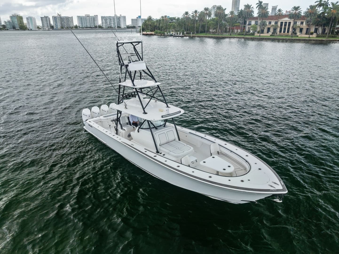 2022 Valhalla Boatworks V-41 a la venta en Miami Beach, Florida Center Console 2
