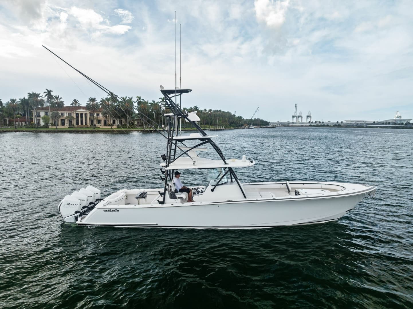 2022 Valhalla Boatworks V-41 a la venta en Miami Beach, Florida Center Console 3