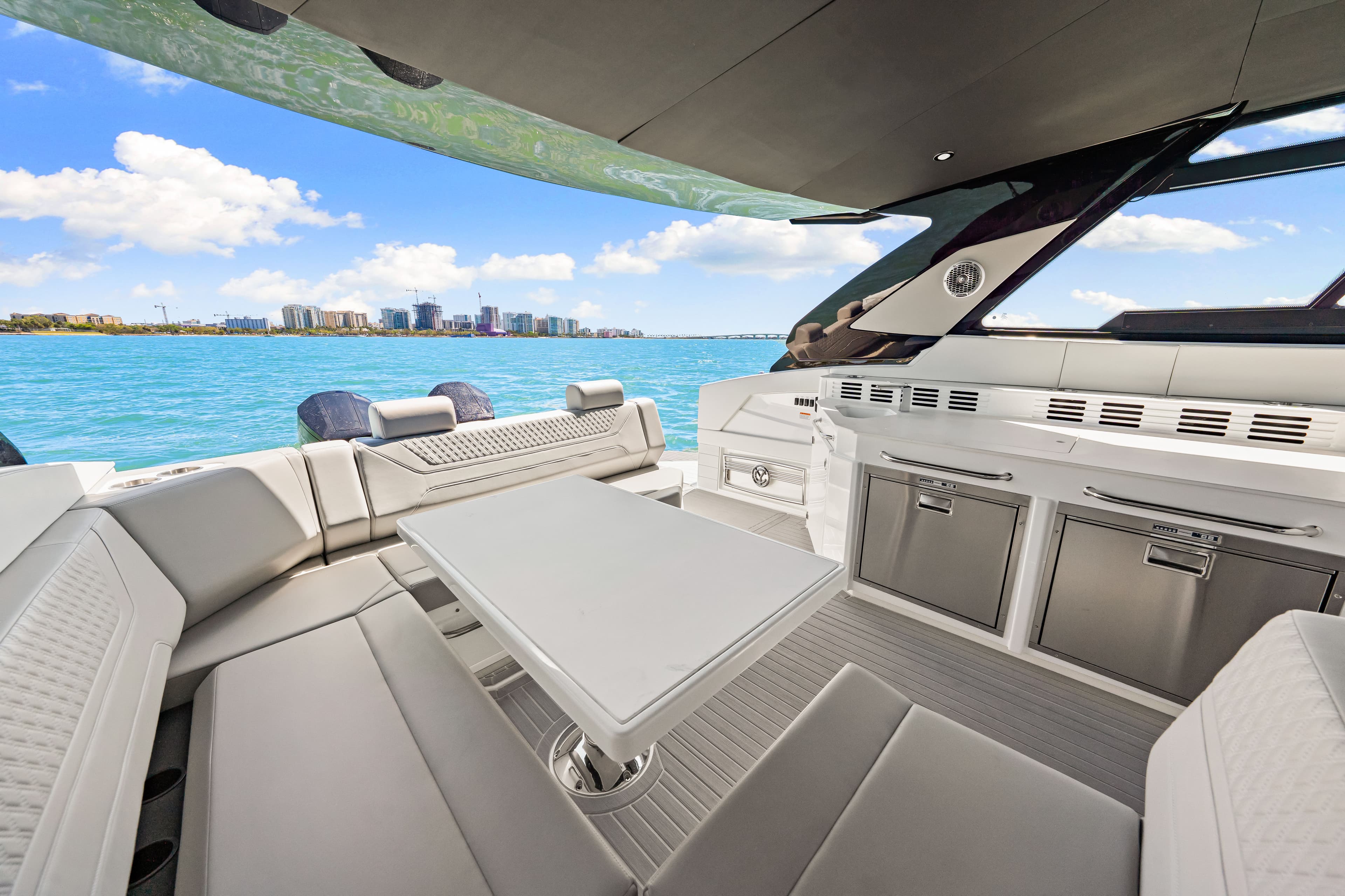 2026 Cruisers Yachts 42 GLS OB in vendita a Sarasota, FL Bowrider 4