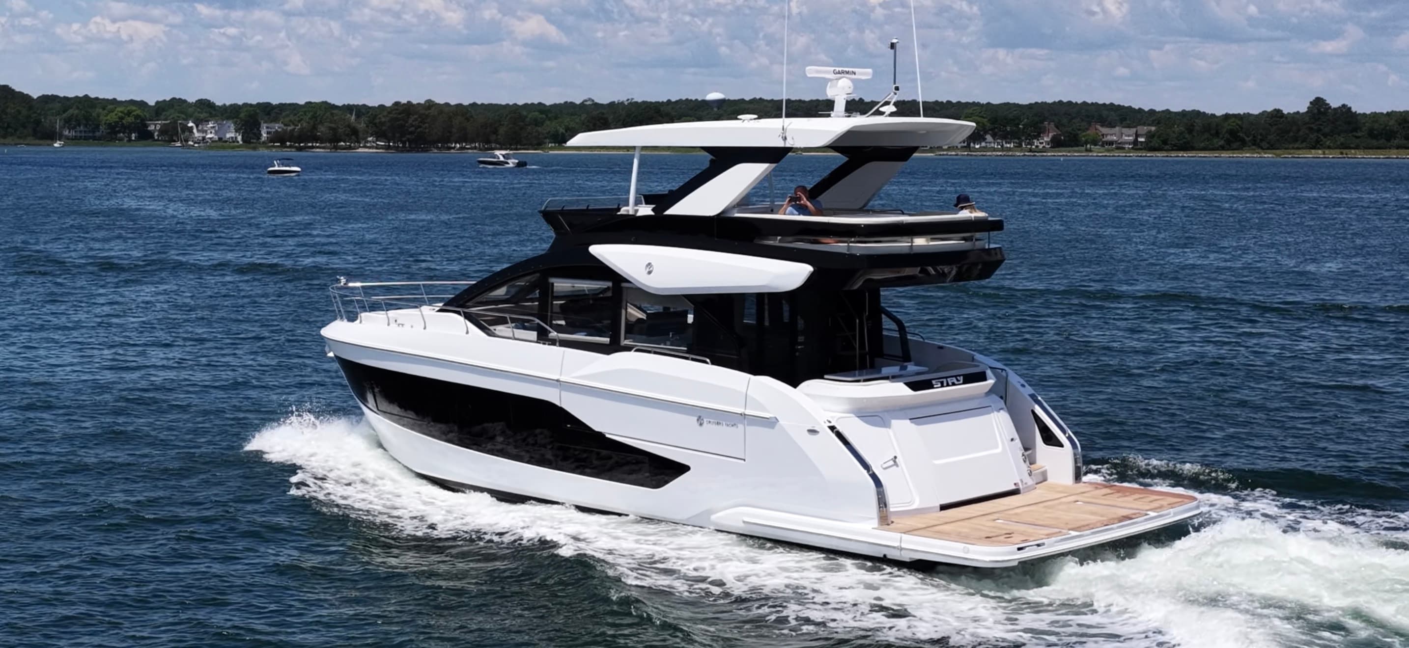 2026 Cruisers Yachts 57 FLY à vendre à Grasonville, MD Motor Yacht 2