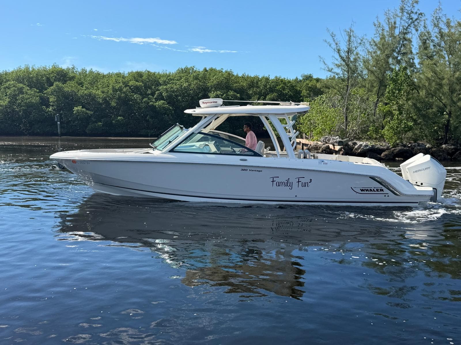 2021 Boston Whaler 320 Vantage zum Verkauf in Key Largo, FL Bowrider 4