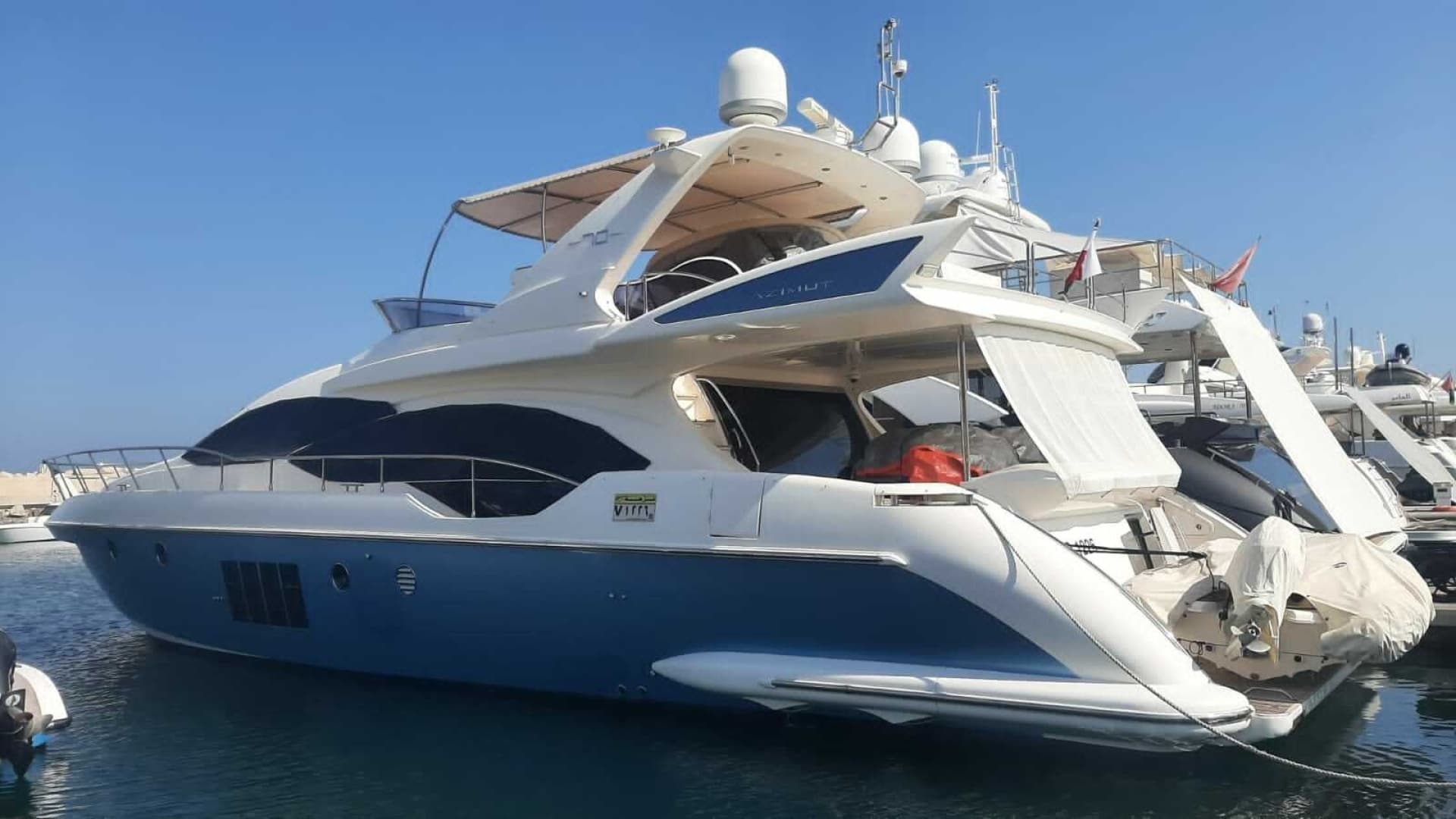 2011 Azimut 70 te koop in Dubai, AE Flybridge 2