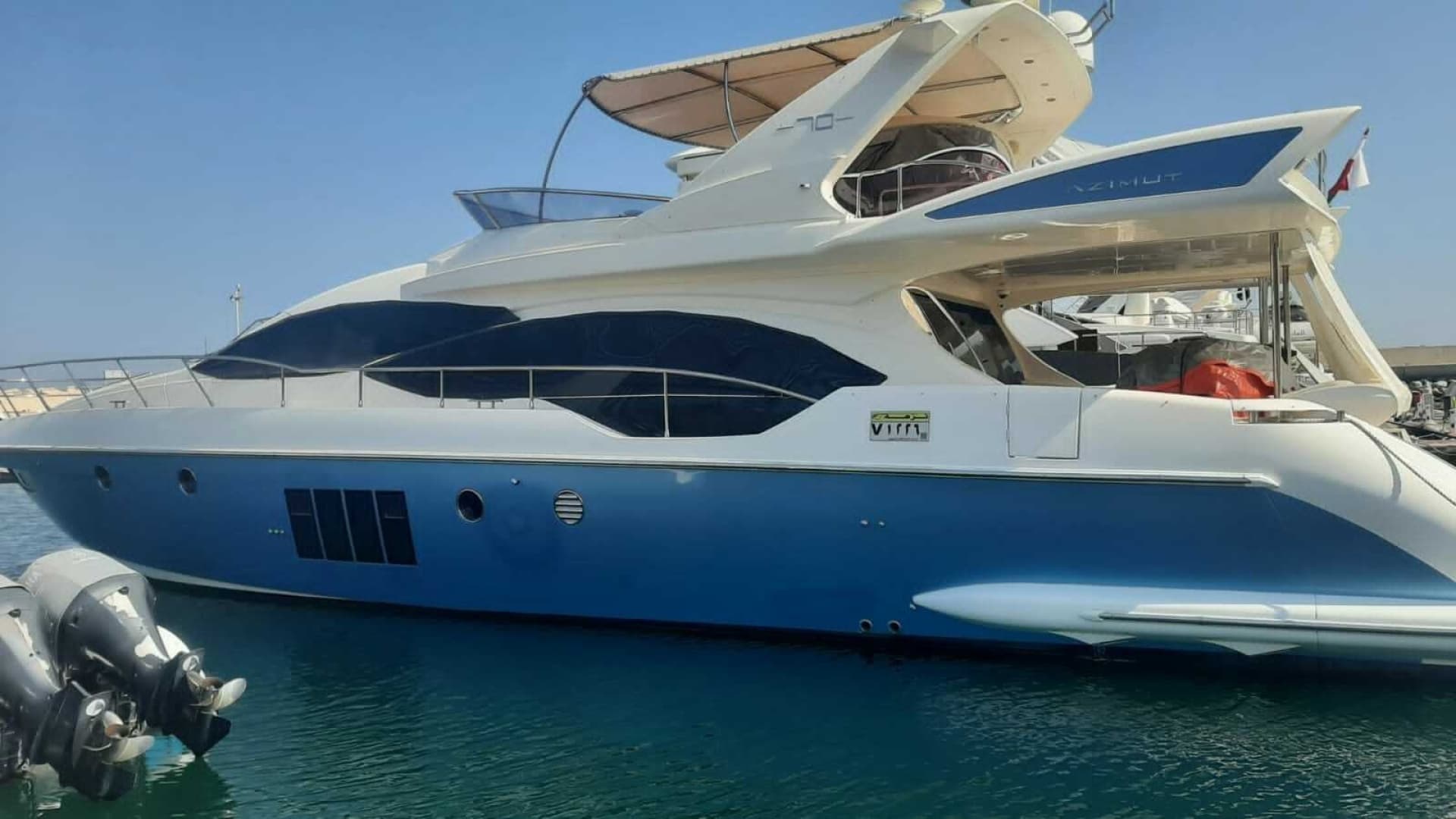 2011 Azimut 70 te koop in Dubai, AE Flybridge 3