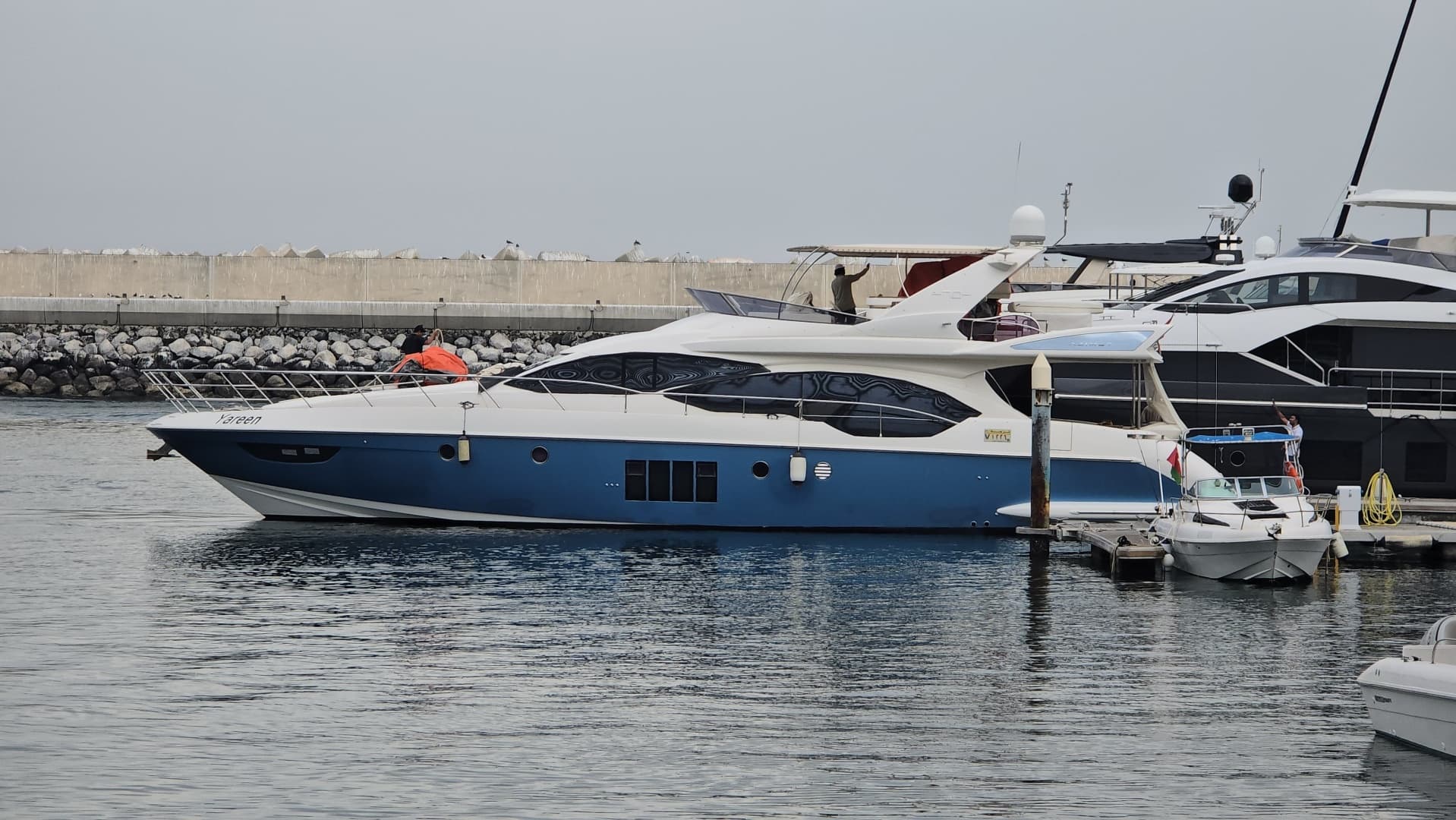 2011 Azimut 70 te koop in Dubai, AE Flybridge 5