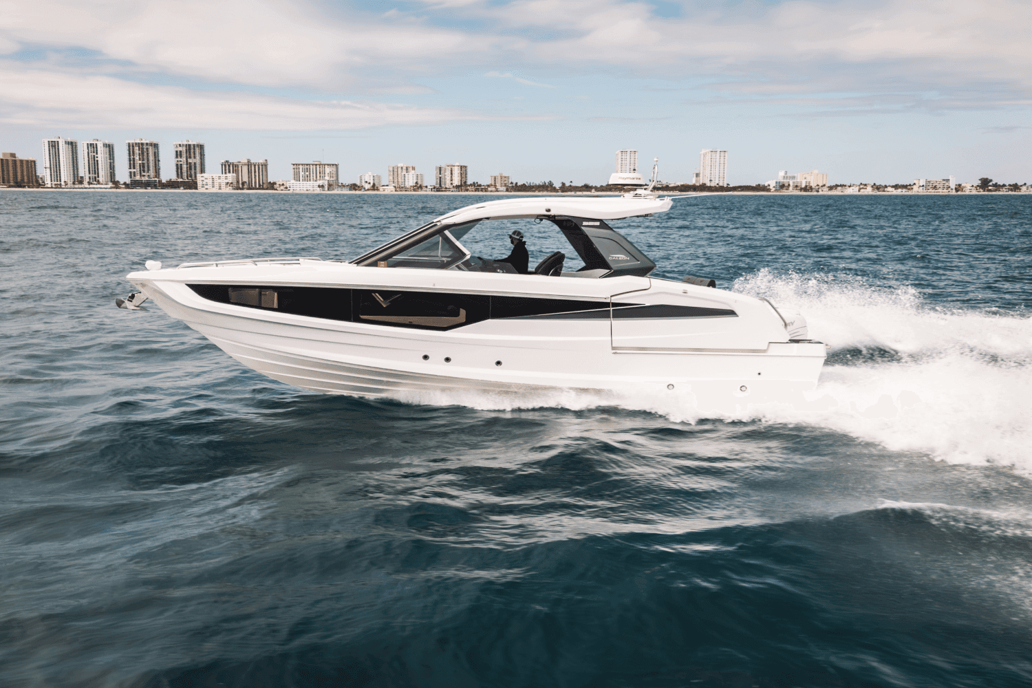 2023 Galeon Yachts 325 GTO a la venta en Pompano Beach, FL Bowrider 5