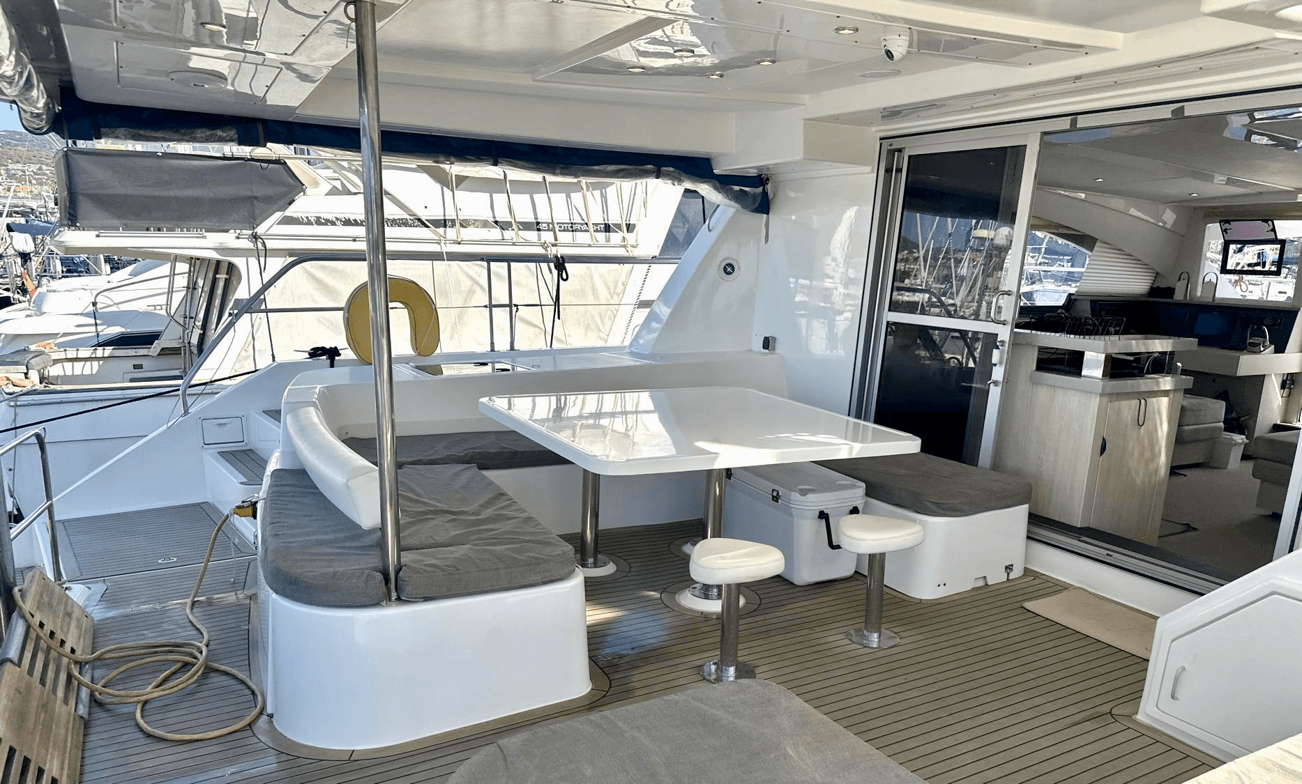 2017 Leopard Catamarans 51 Powercat zum Verkauf in Barcelona, ES Power Catamarans 3