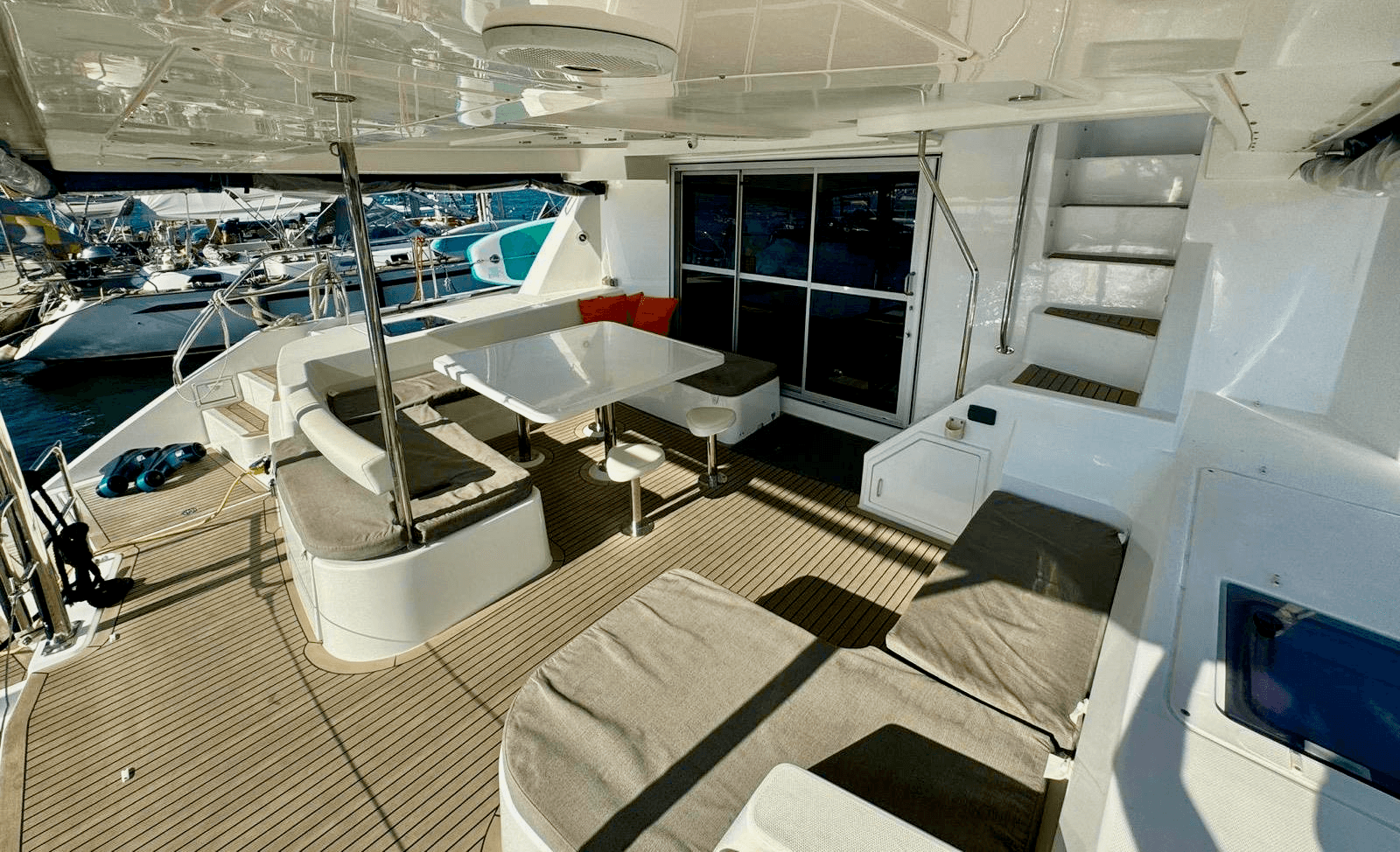 2017 Leopard Catamarans 51 Powercat zum Verkauf in Barcelona, ES Power Catamarans 4