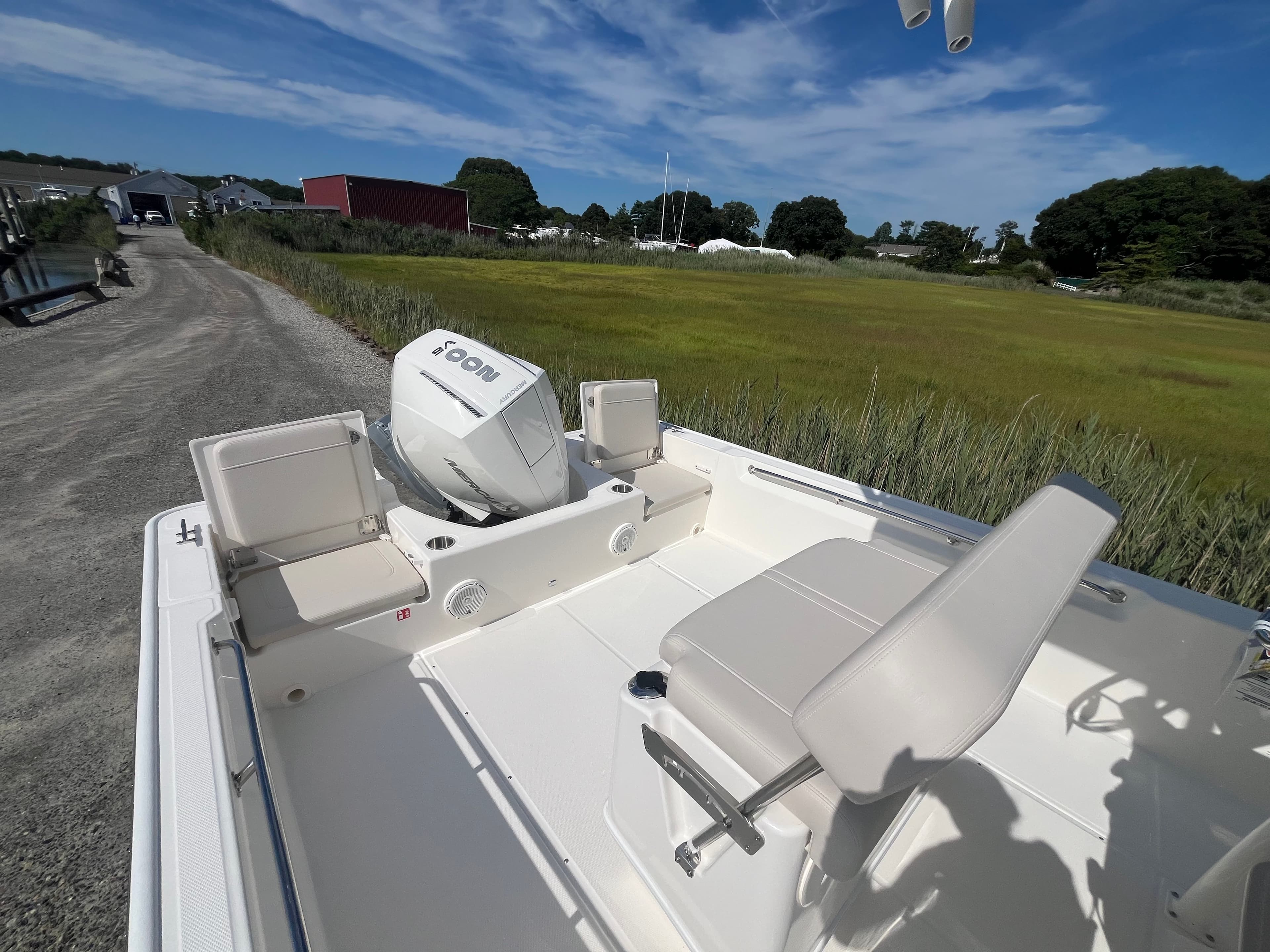 2027 Boston Whaler 210 Montauk te koop in Westbrook, Connecticut Center Console 5