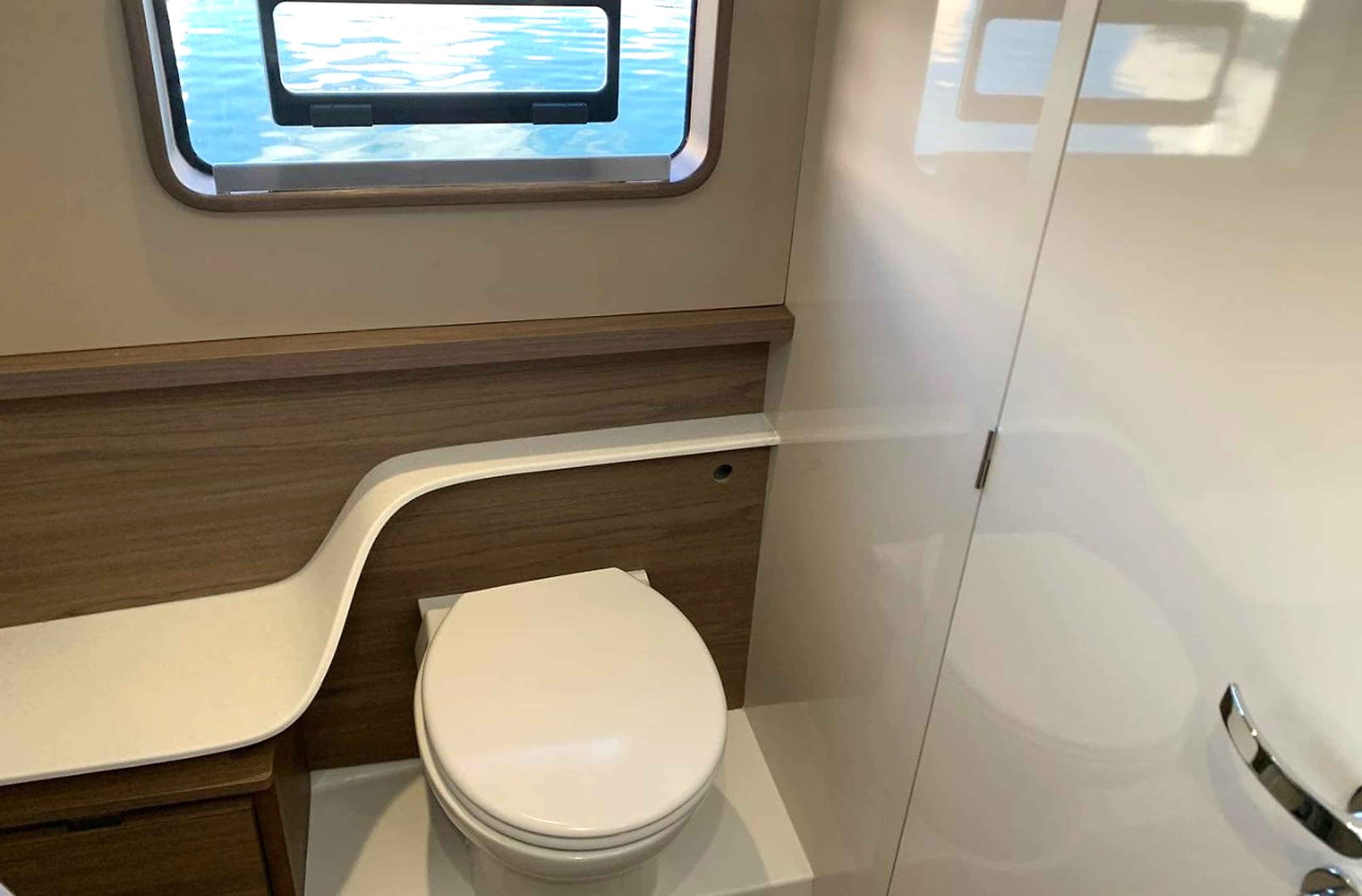 2025 Aventura 38 SC for Sale in València, ES Sport Cruiser 4