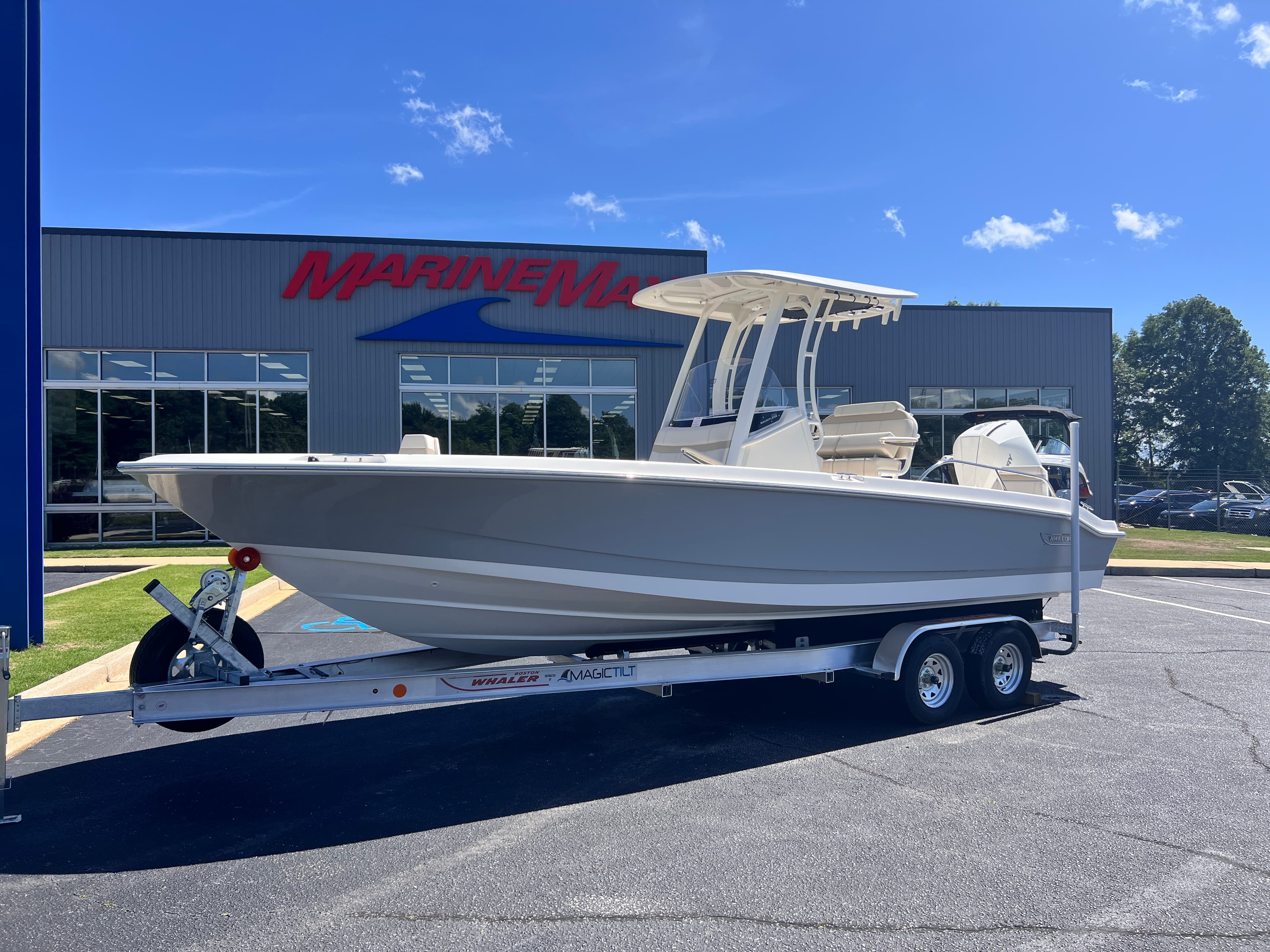 2026 Boston Whaler 250 Dauntless a la venta en Greenville, SC Center Console