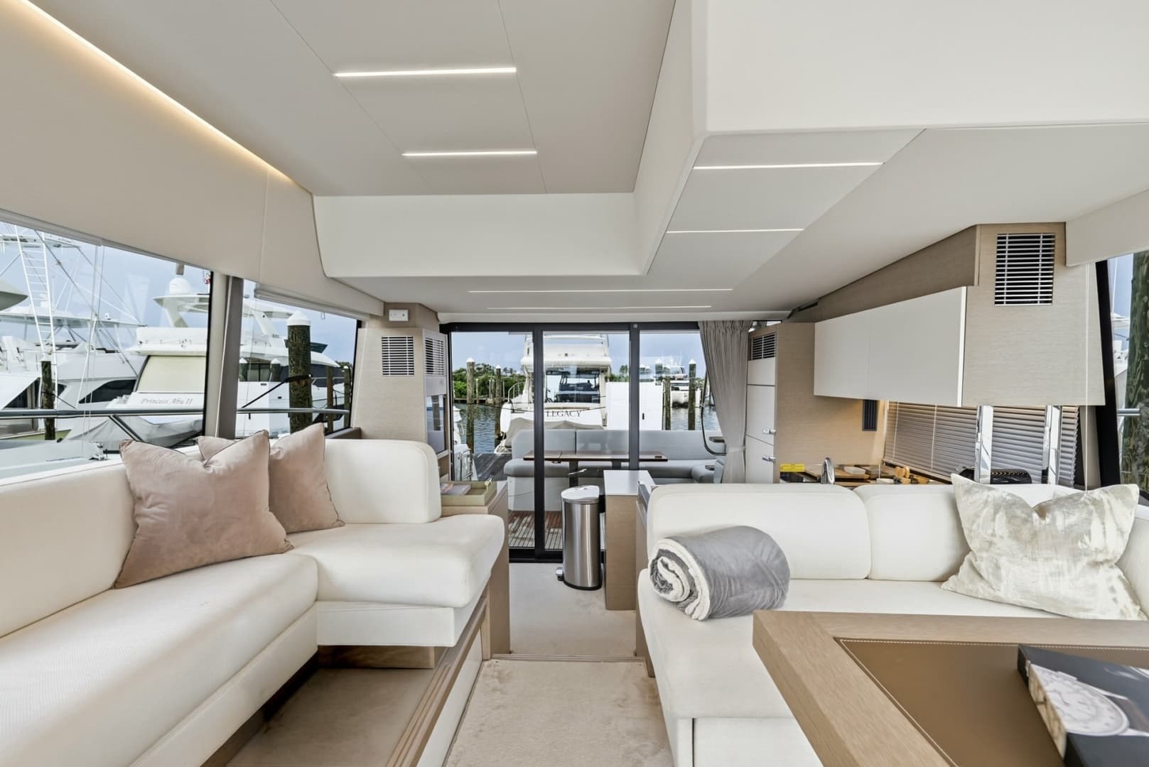 2023 Prestige F520 for Sale in Anna Maria, Florida Flybridge 4