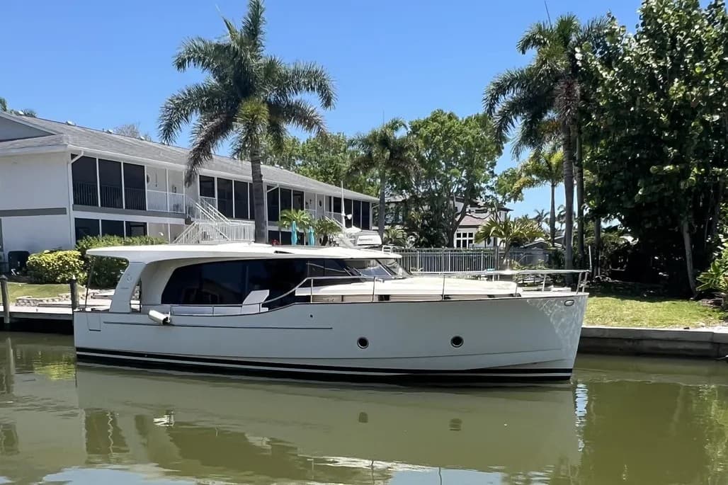 2019 Greenline Yachts 40 Hybrid for Sale in Fort Myers, Florida Motor Yacht 2
