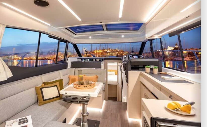 2022 Jeanneau NC 37 in vendita a Loano, IT Express Cruiser 2