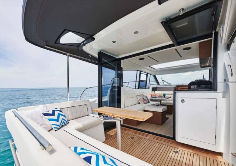2022 Jeanneau NC 37 in vendita a Loano, IT Express Cruiser 3