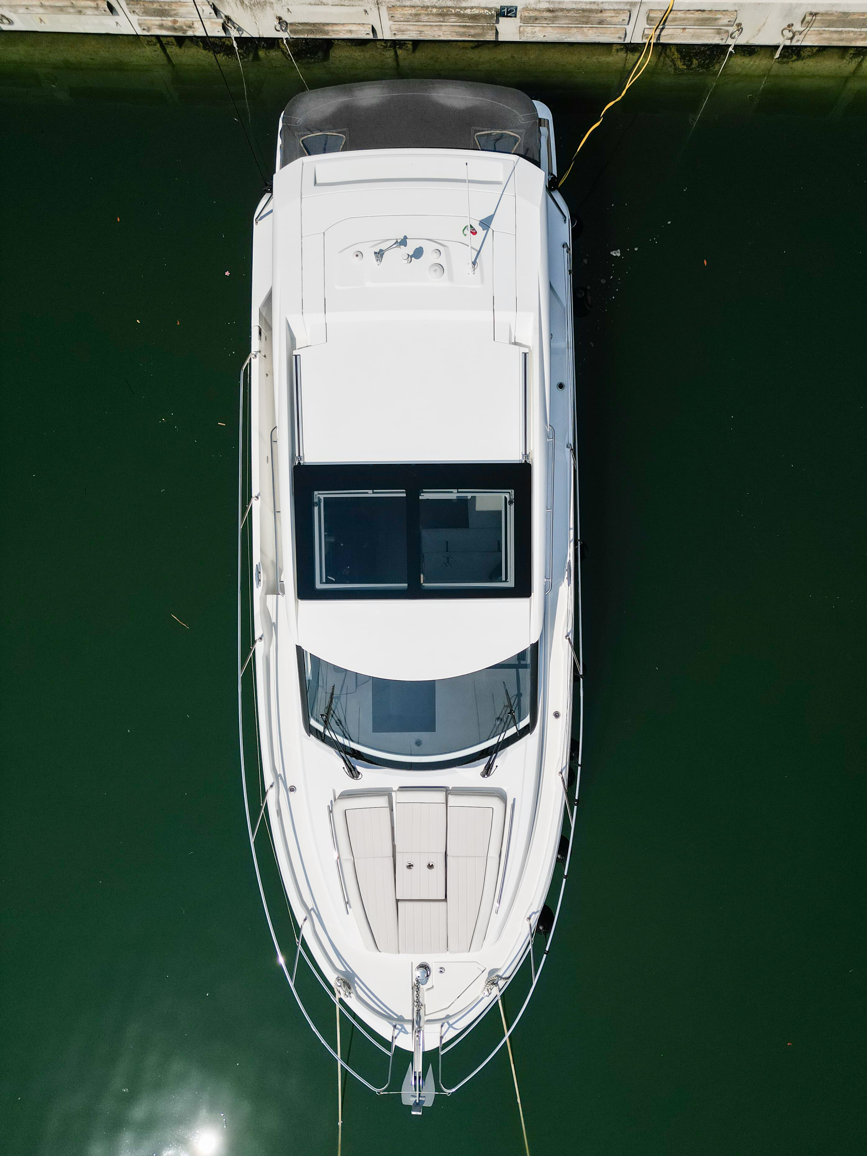 2022 Jeanneau NC 37 for Sale in Loano, IT Express Cruiser 4