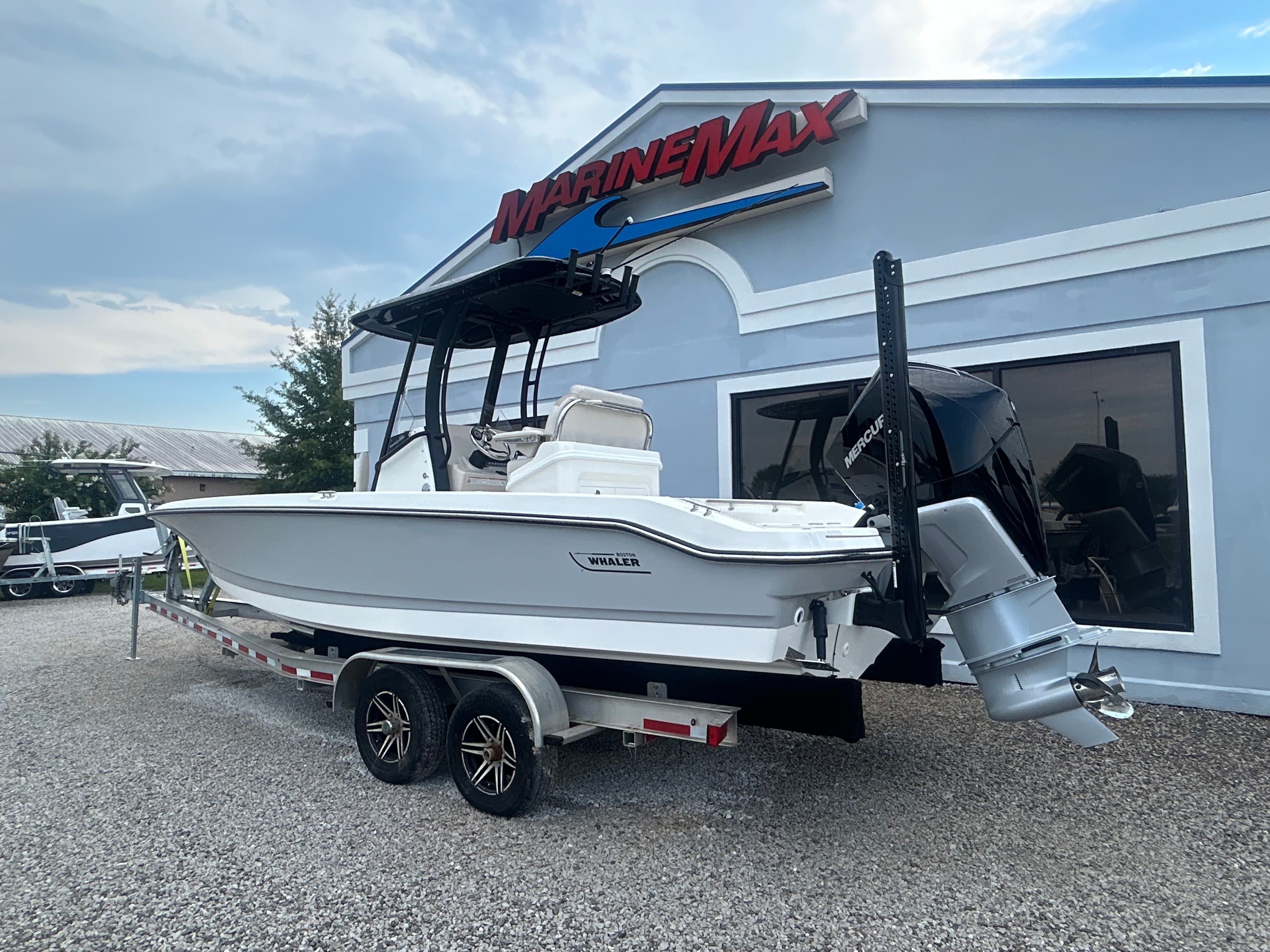 2027 Boston Whaler 250 Dauntless for Sale in Gulf Shores, AL Center Console 5