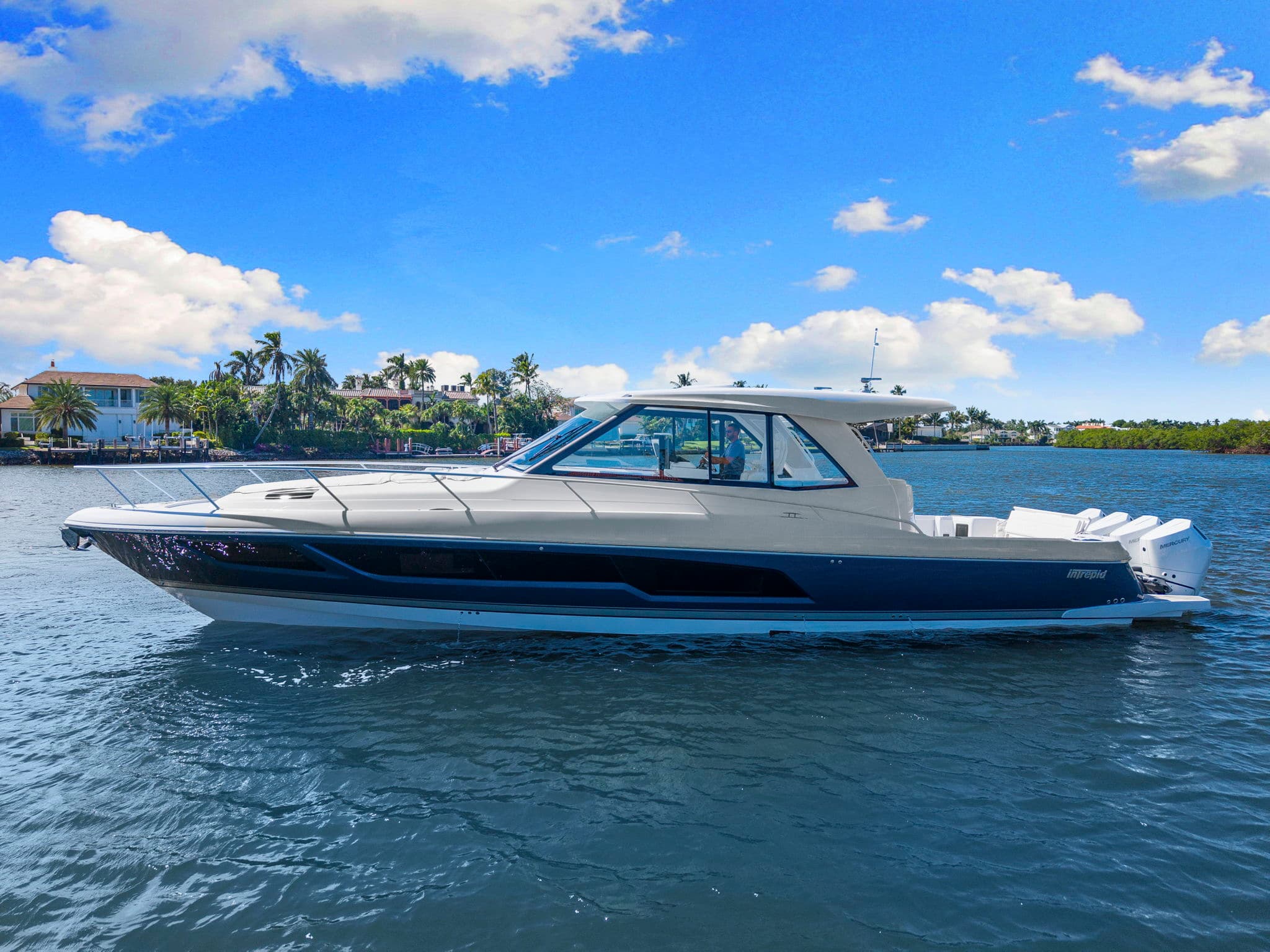 2026 Intrepid Powerboats 50 Evolution te koop in Naples, Florida Express Cruiser 2