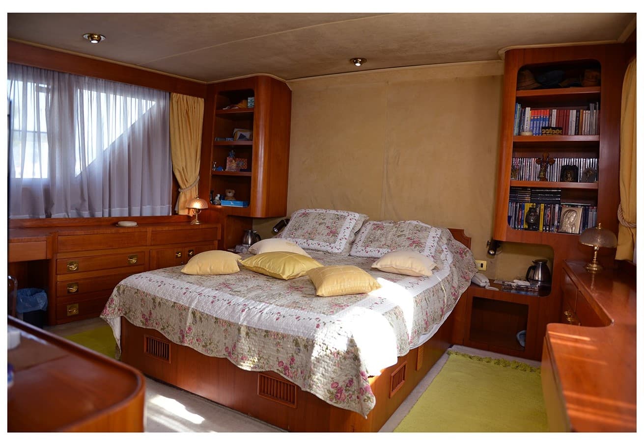1974 CRN 30.8 a la venta en Piraeus, GR Motor Yacht 2