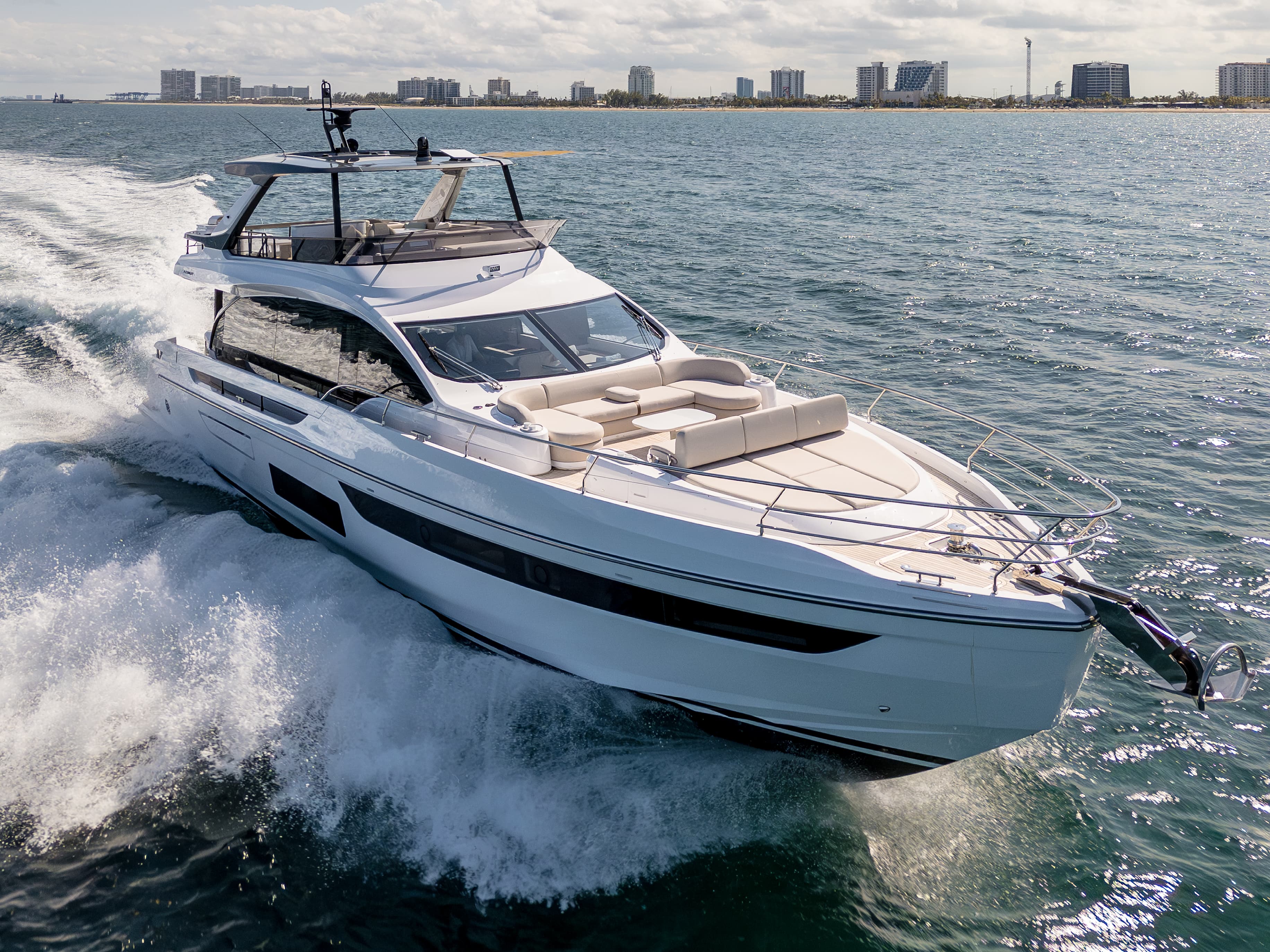 2026 Azimut Fly 72 for Sale in Pompano Beach, FL Flybridge 4